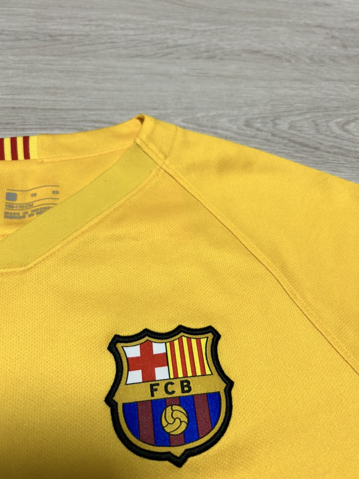 Nike Nike FC Barcelona Soccer’s Jersey 2019/20 away size Small Size US S / EU 44-46 / 1 - 5 Thumbnail