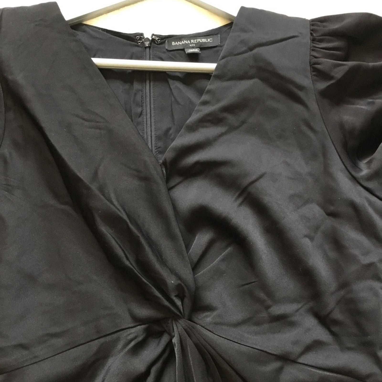 Banana Republic Banana Republic Black Twist-Front Midi Dress Size L / US 10 / IT 46 - 10 Thumbnail