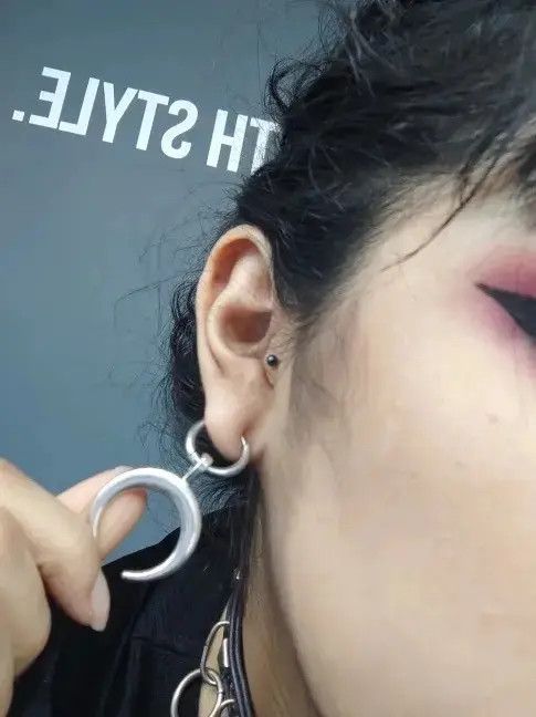 Other Harajuku Moon Hoop Earrings Size ONE SIZE - 4 Thumbnail