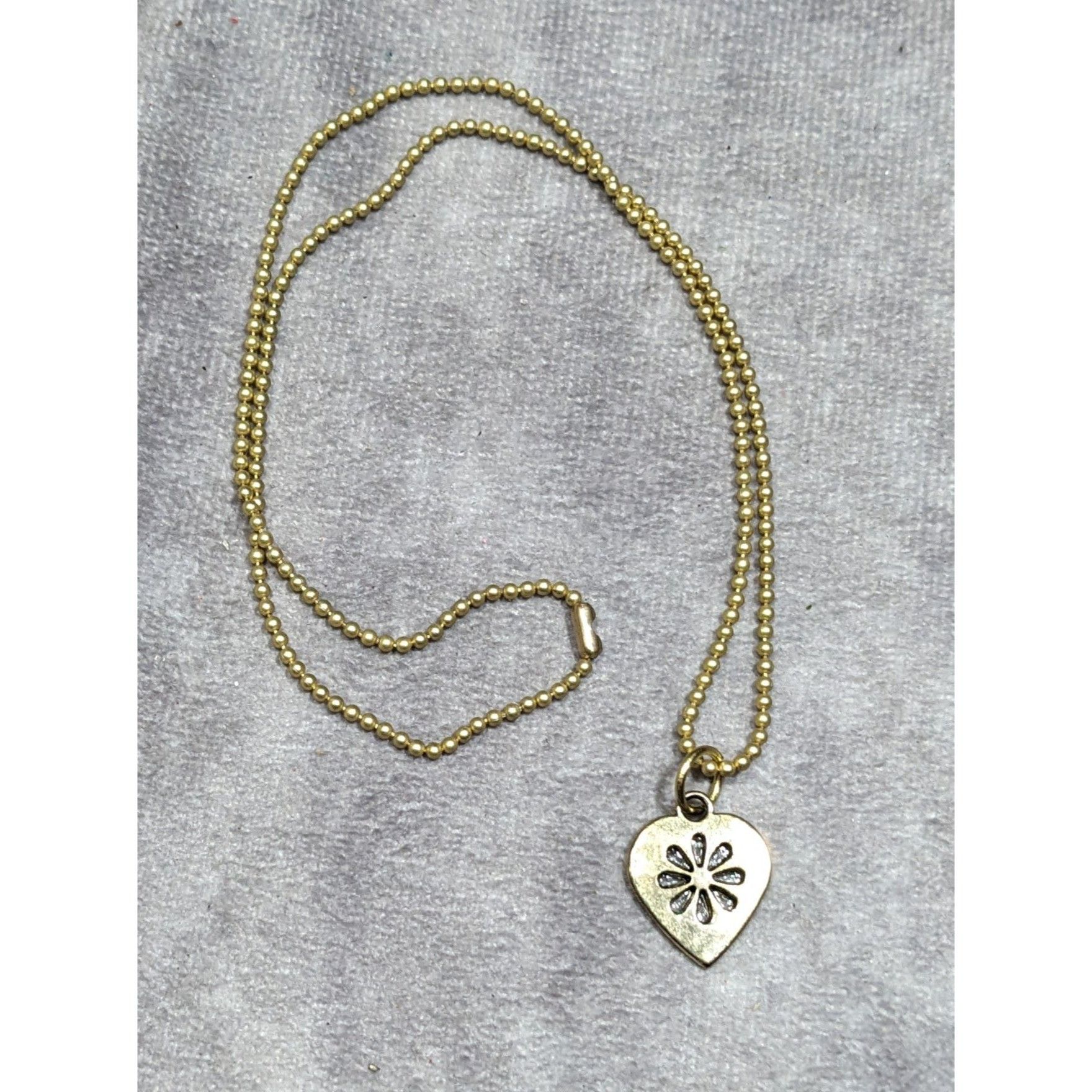 Other Minimalist Coquette Heart Pendant Necklace Gold Tone With Fl Size ONE SIZE - 6 Thumbnail
