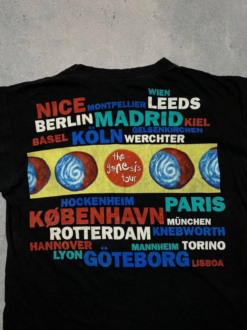 Band Tees The Genesis Tour vintage tour t shirt Size US XL / EU 56 / 4 - 4 Thumbnail