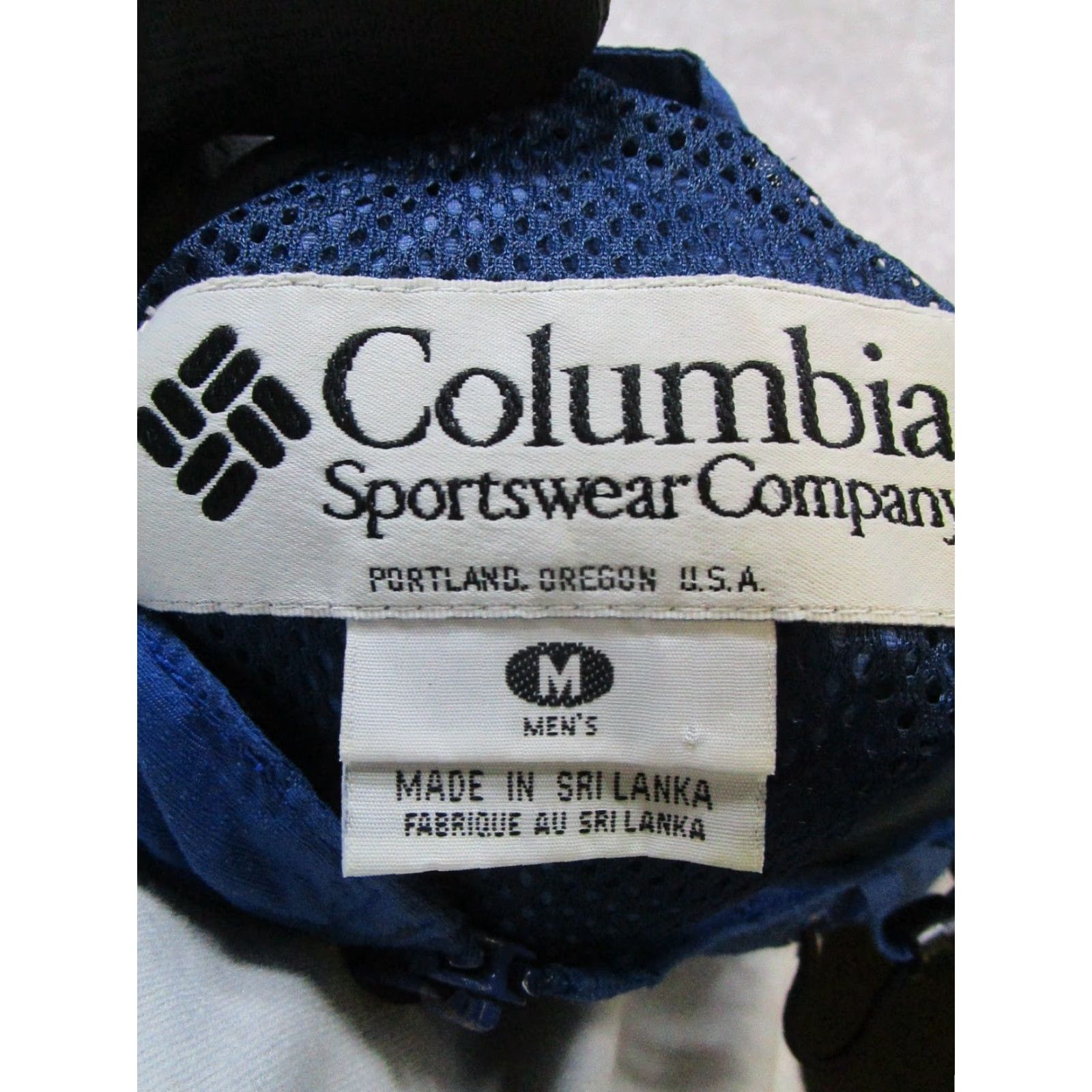 Vintage VINTAGE Columbia Windbreaker Jacket Mens M Blue Full Zip Windbreaker Logo Regular Jackets Mens Size US M / EU 48-50 / 2 - 3 Thumbnail