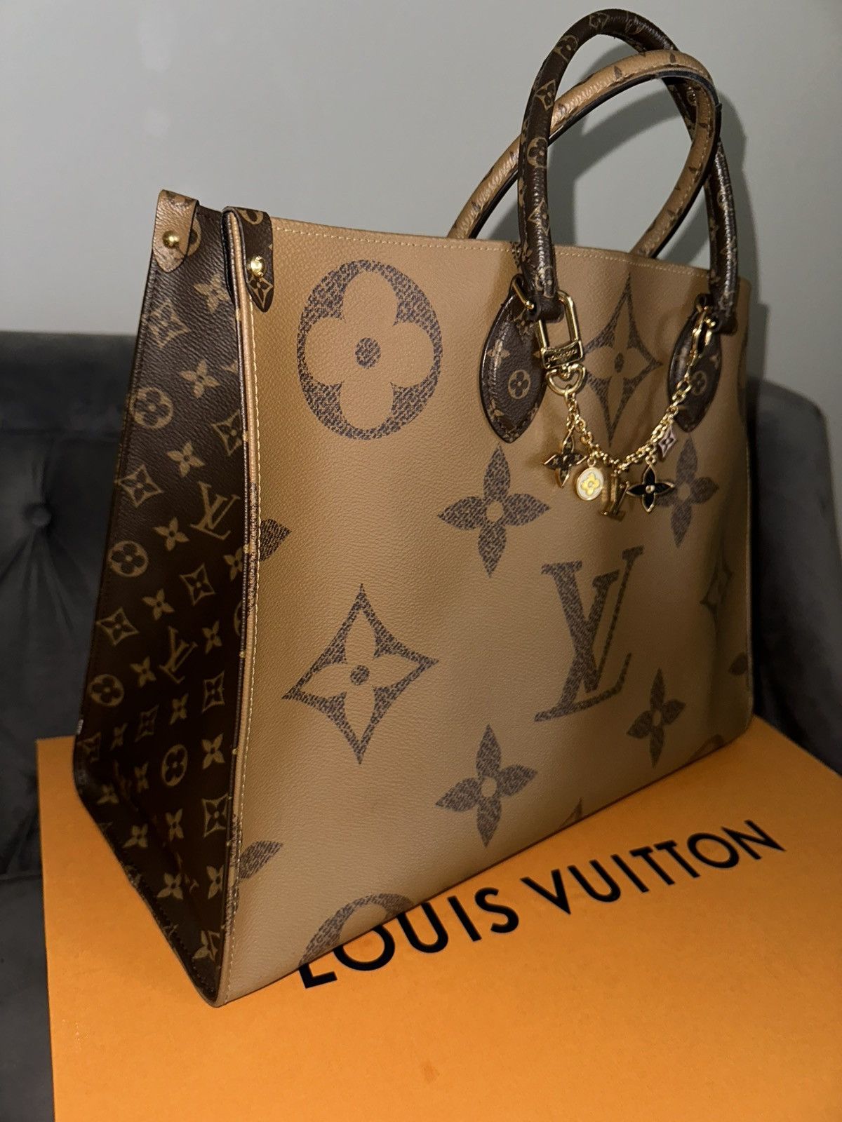 Louis Vuitton OnTheGo MM Size ONE SIZE - 2 Thumbnail