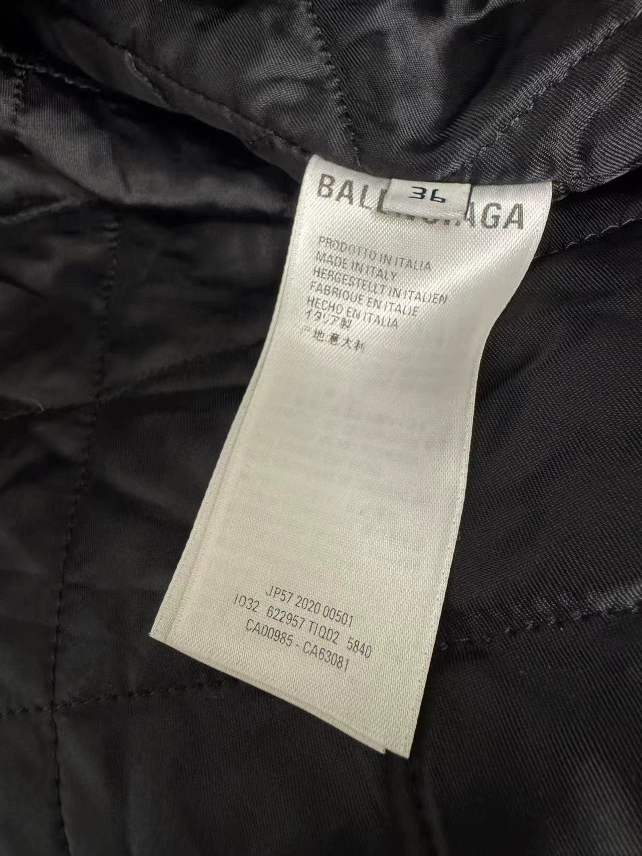 Balenciaga Balenciaga Teddy Jacket Xin Yu Style Authentic Size XS / US 0-2 / IT 36-38 - 4 Thumbnail