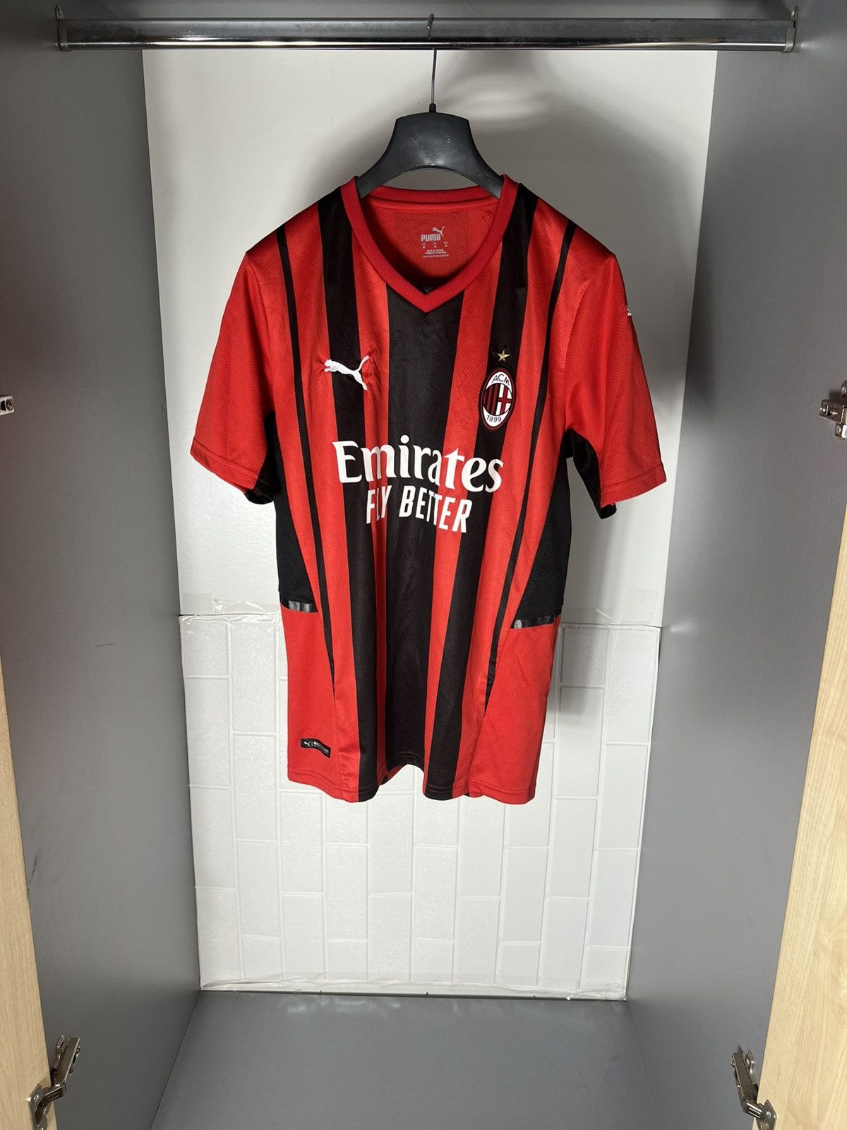 Vintage VERY RARE PUMA FC MILAN ITALY SOCCER JERSEY RETRO Y2K 90s Size US M / EU 48-50 / 2 - 1 Thumbnail