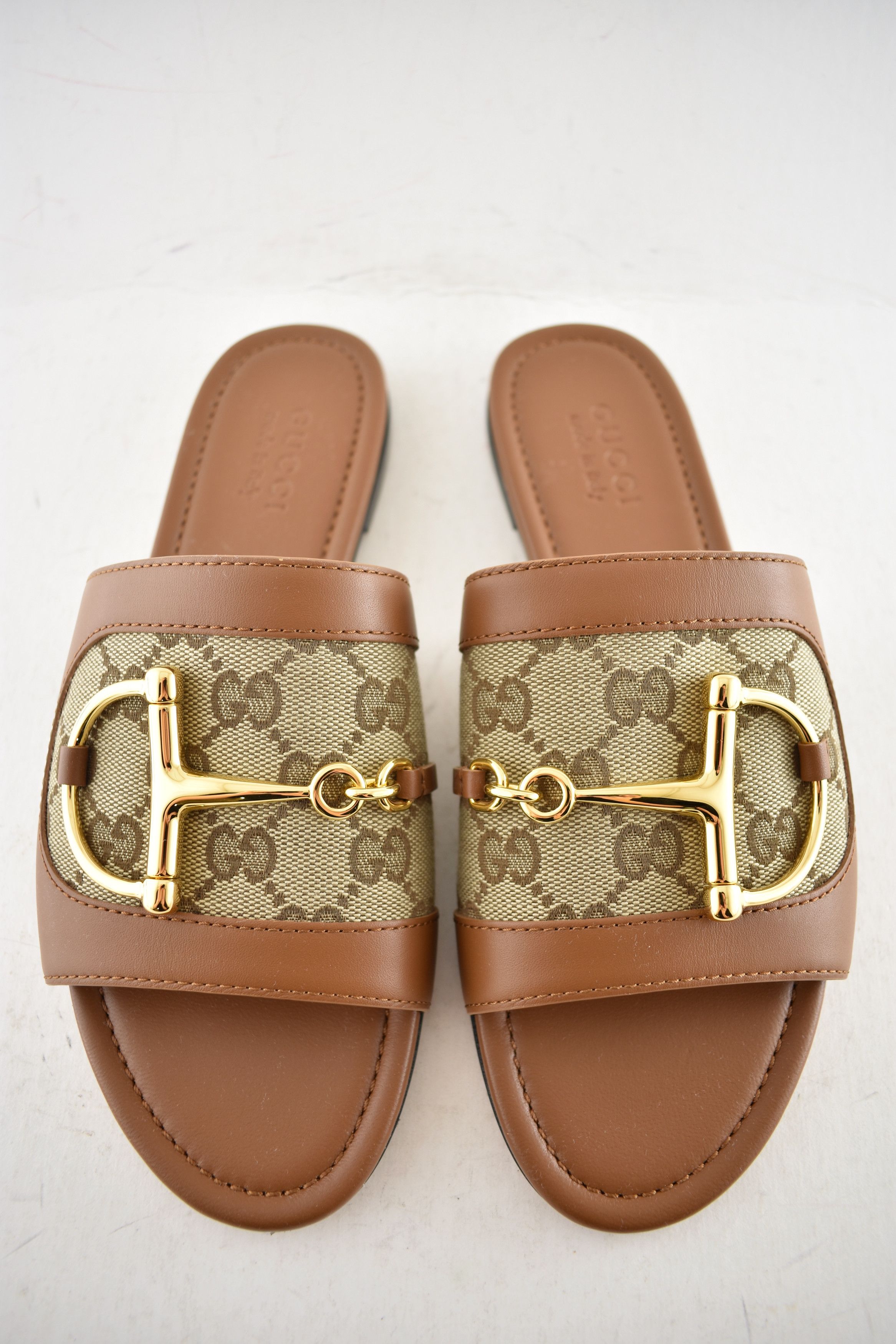 Gucci Gucci Alfa Gold Horsebit GG Canvas Logo Flat Sandal 37.5 Size US 7.5 / IT 37.5 - 7 Thumbnail