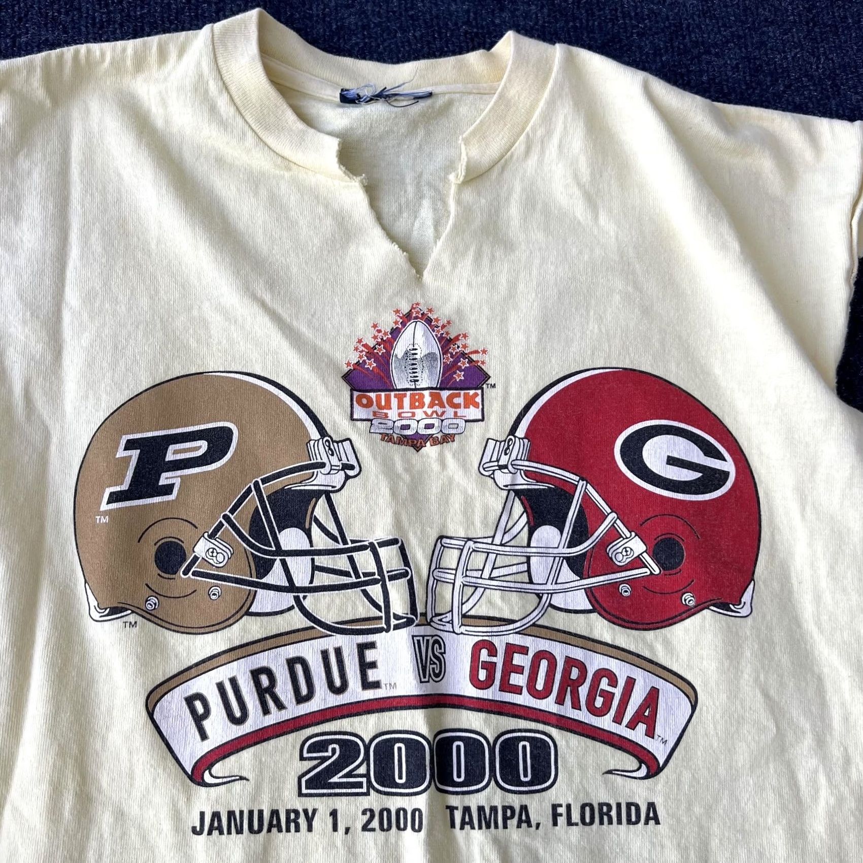 Jansport VINTAGE Outback Bowl Shirt Mens Large Purdue Georgia 2000 JanSport 00s T-Shirt Crew Neck Sleeveless Graphic Print Yellow Football College NCAA Size US L / EU 52-54 / 3 - 2 Thumbnail