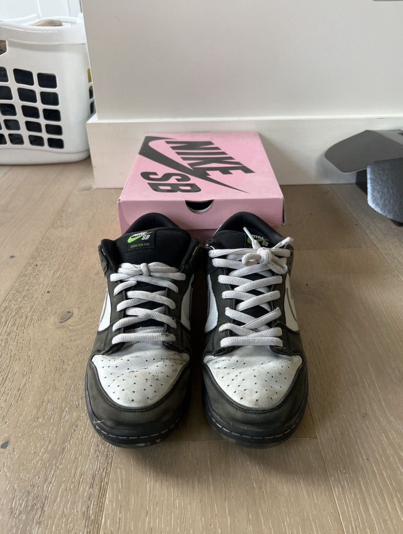 Nike × Staple Nike SB Dunk Low Staple Panda Pigeon Size US 12 / EU 45 - 3 Thumbnail