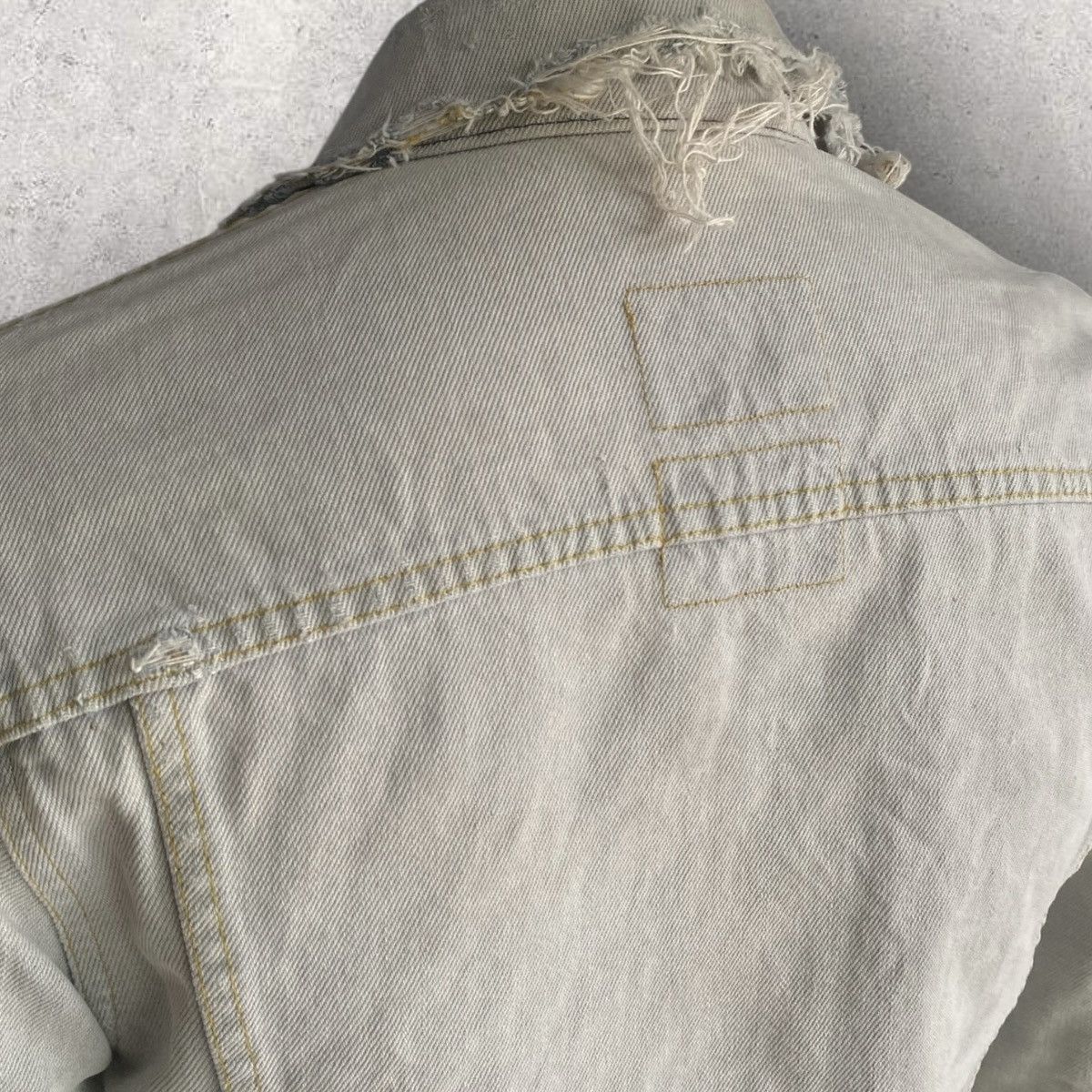 Helmut Lang Vintage Broken Denim Slim Jacket Mid Wash Size US S / EU 44-46 / 1 - 4 Thumbnail