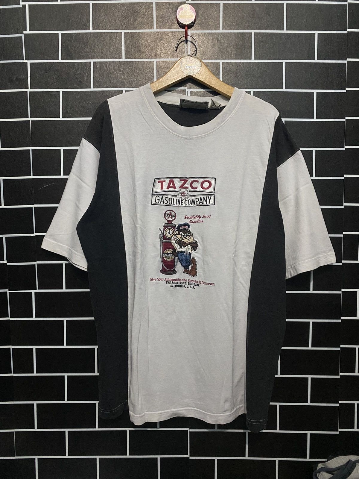 Acme garage vintage 1994 warner bros tshirt