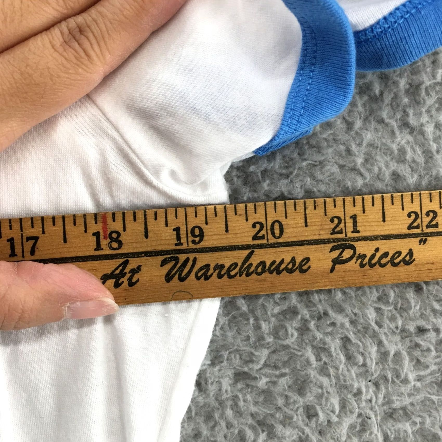 Champion Champion Basic Tee TShirt Womens Large White Blue Trim Cotton Blend Crew Neck Shirt Womens Large White Blue Trim Cotton Blend Crew Neck Size L / US 10 / IT 46 - 4 Thumbnail