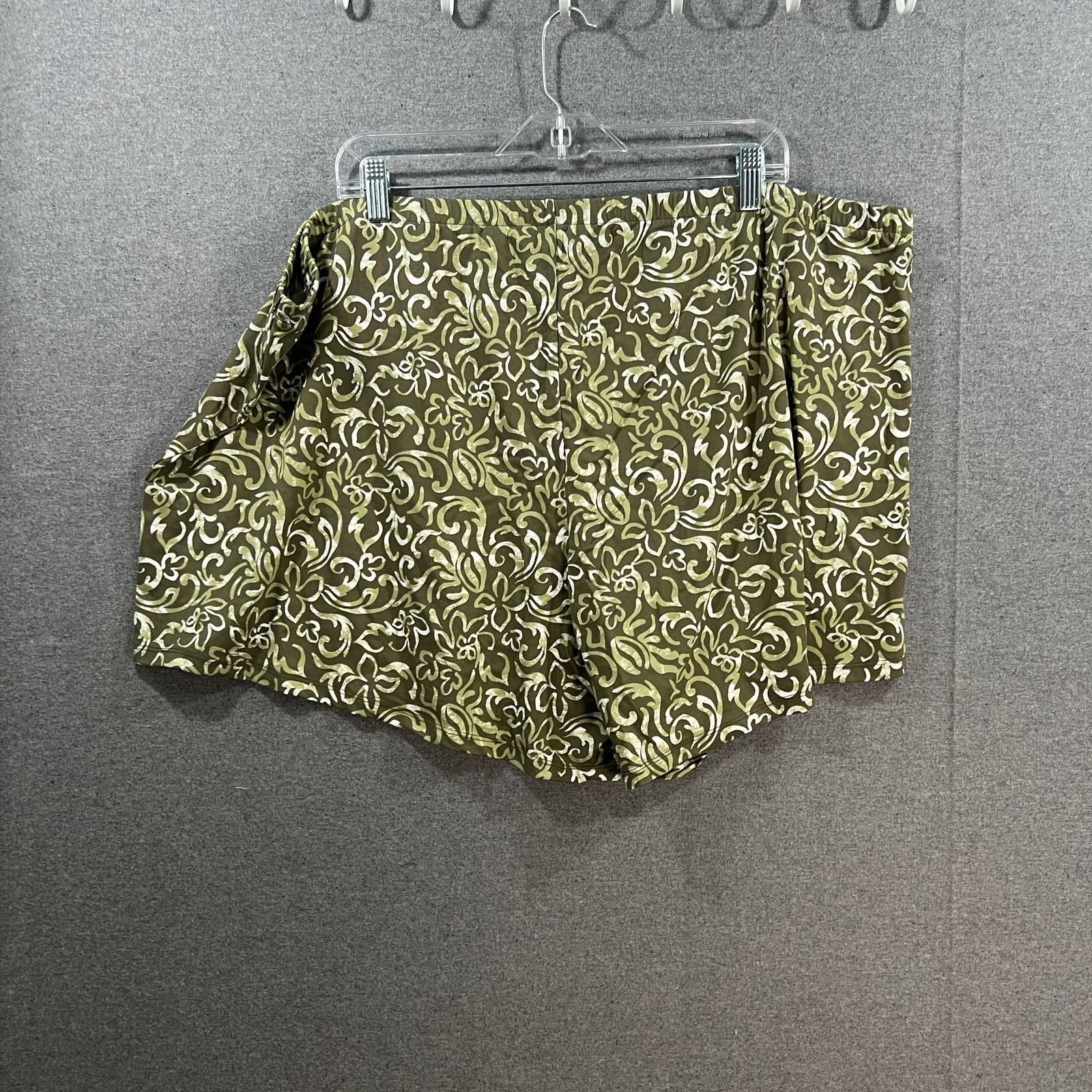 Other Anybody Lush Jersey Pull On Printed Shorts Olive/Hawaiian Size 42" / US 20 - 2 Thumbnail