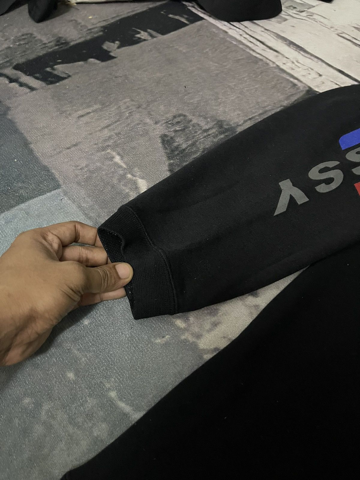 Stussy 90s STUSSY CUBAN FLAG LONG SLEEVE SPELLOUT CREW NECK RARE XL Size US XL / EU 56 / 4 - 9 Thumbnail