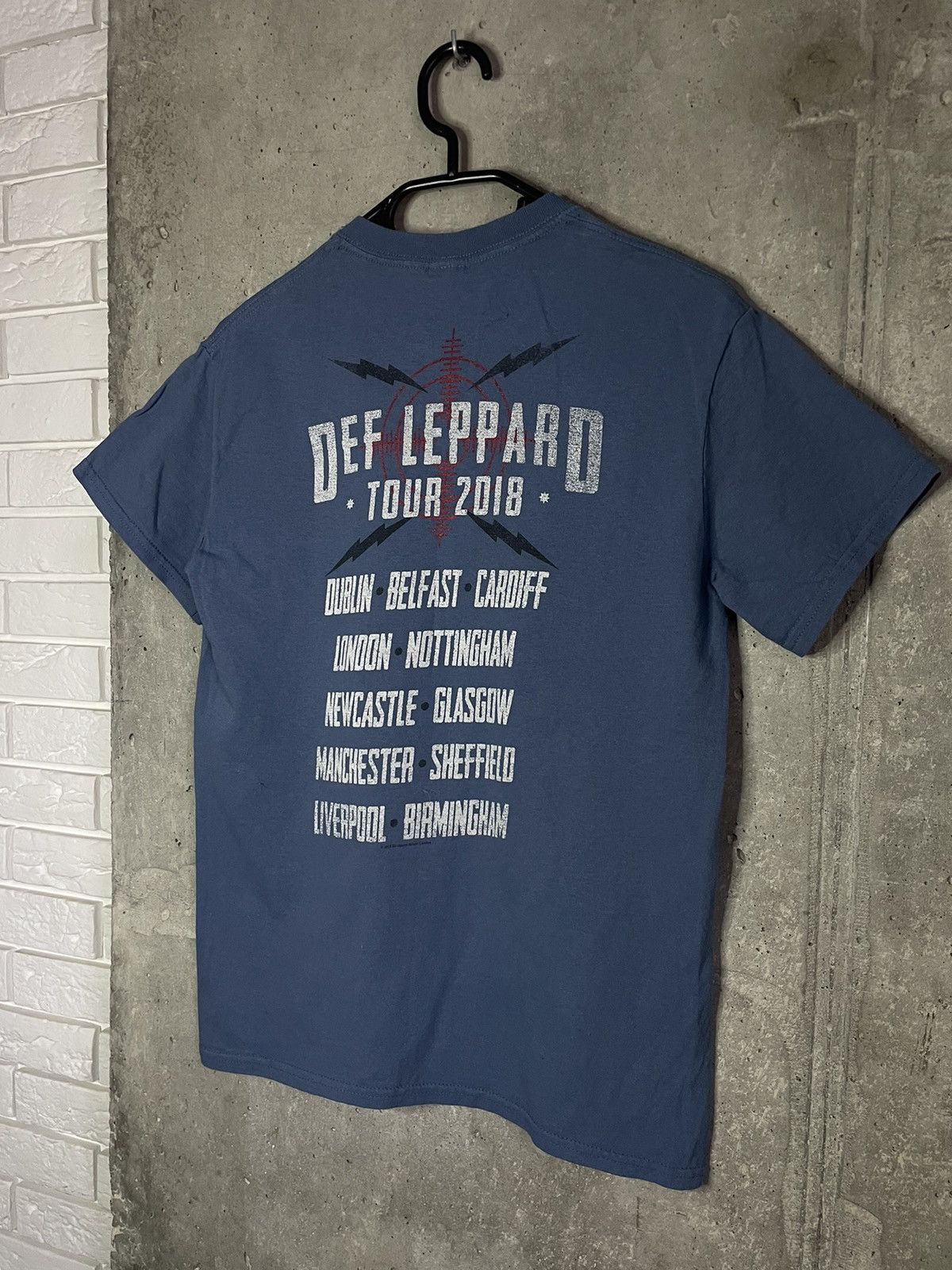 Vintage Def Leppard Rock Brigade Tour Tee 2018 Hypebeast Metal Y2k Size US S / EU 44-46 / 1 - 6 Thumbnail