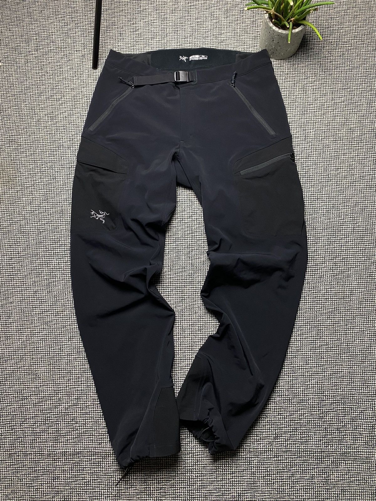 image of Arcteryx Vintage Pants Gore-Tex Outdoor in Black, Men's (Size 34)