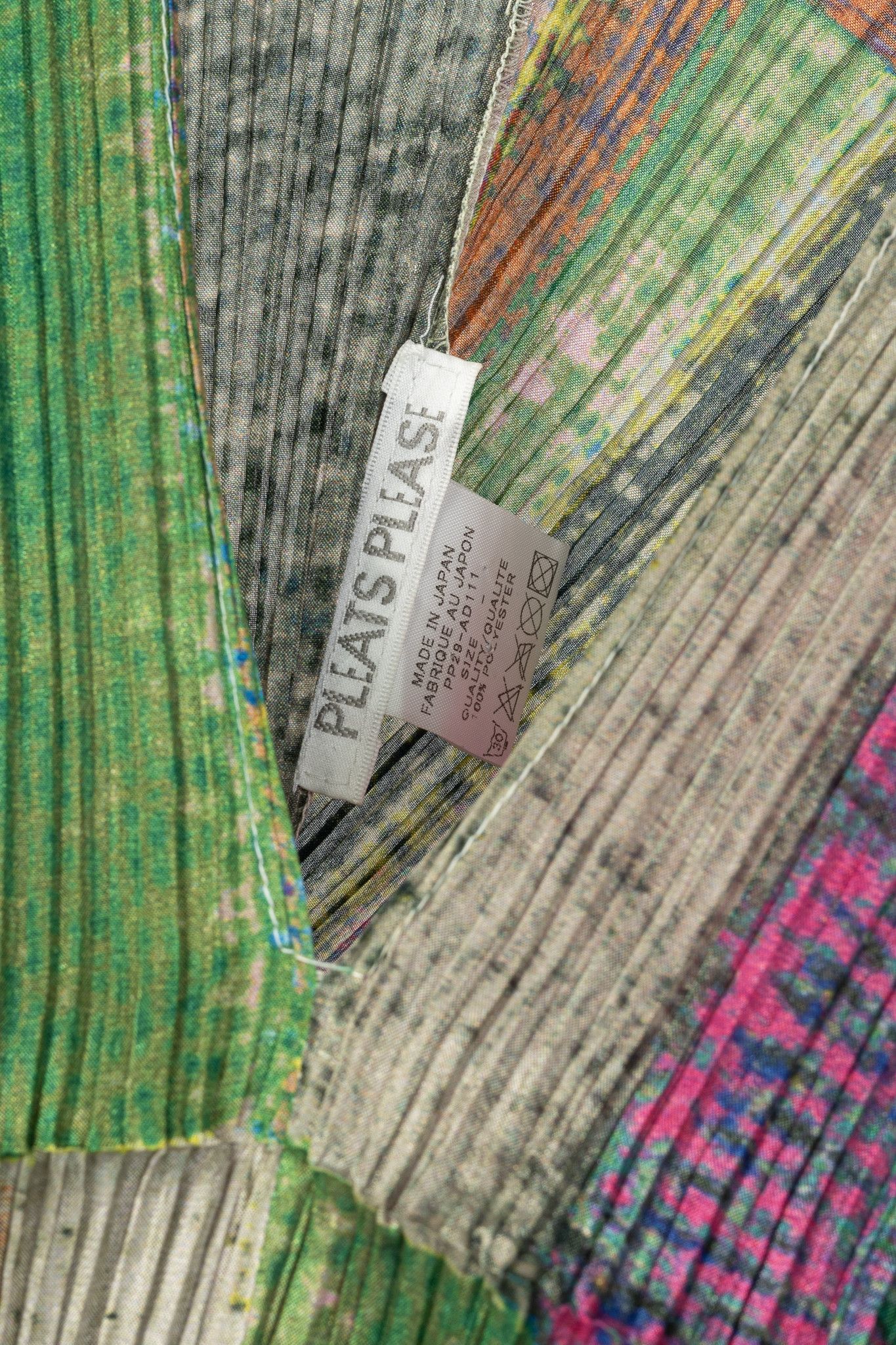 Pleats Please Issey Miyake Pleats Please Issey Miyake Green & Pink Abstract-Print Shawl Size ONE SIZE - 9 Thumbnail