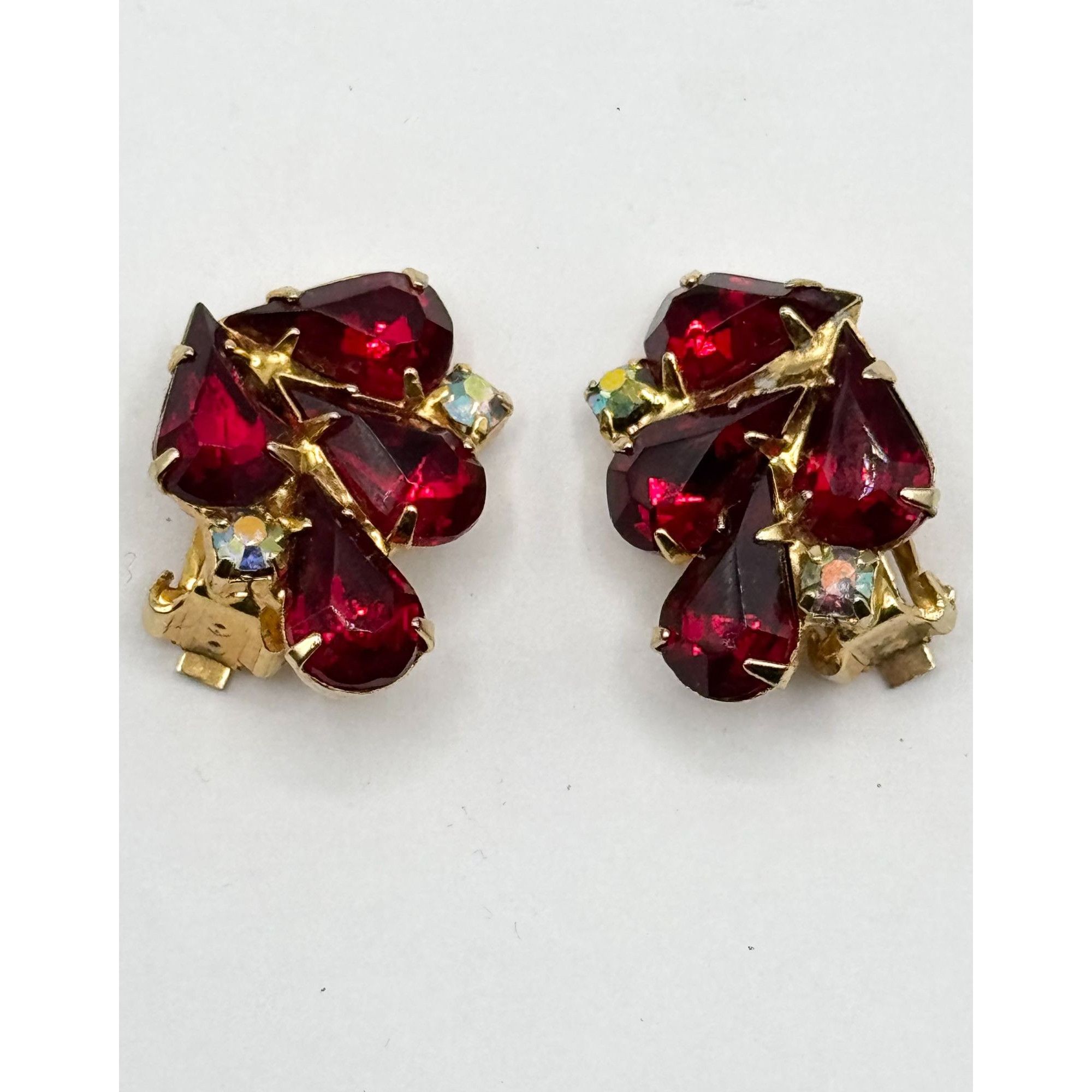 Vintage Vintage red glass rhinestone clip on earrings Size ONE SIZE - 5 Thumbnail
