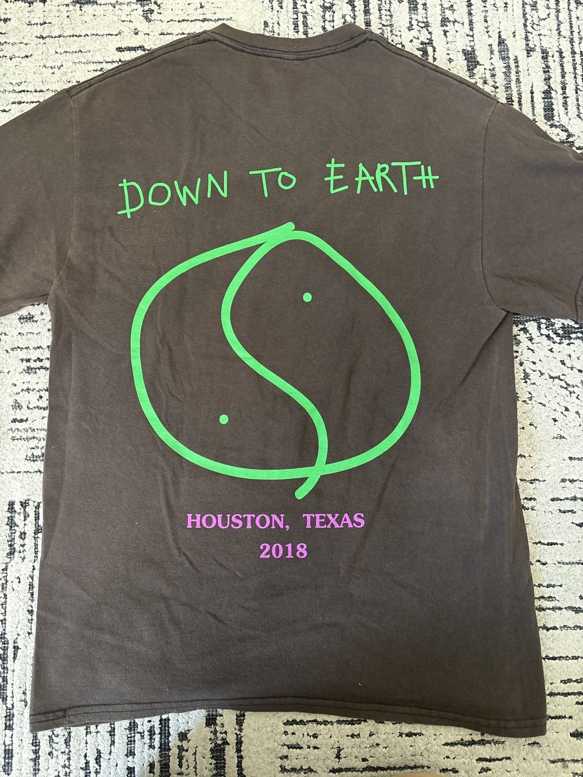 Travis Scott Travis Scott Astroworld 2018 T-shirt “Put on a happy face” Size US S / EU 44-46 / 1 - 3 Thumbnail