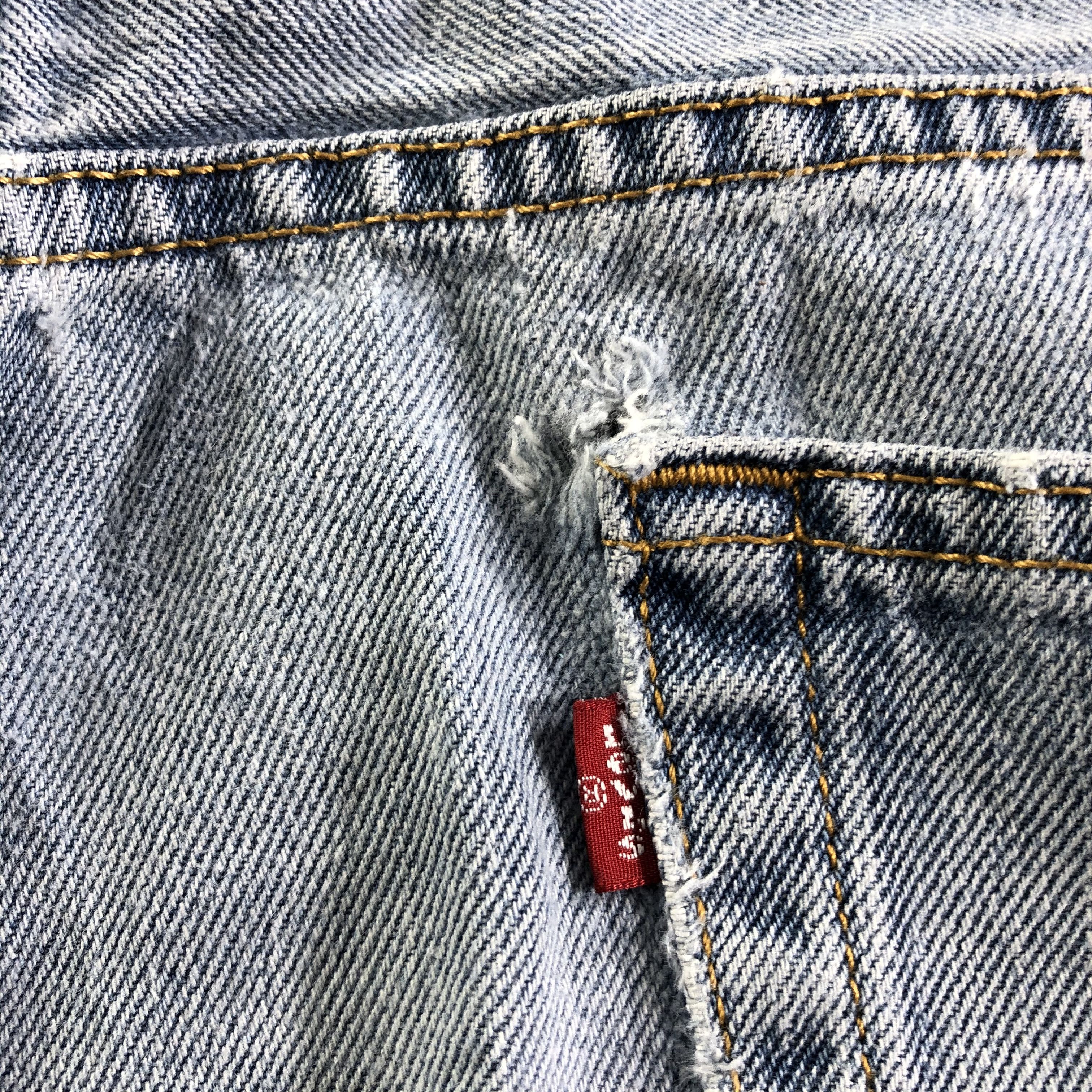 Levi's Vintage Light Wash Levis 505 Jeans-J3721 Size US 37 - 10 Thumbnail