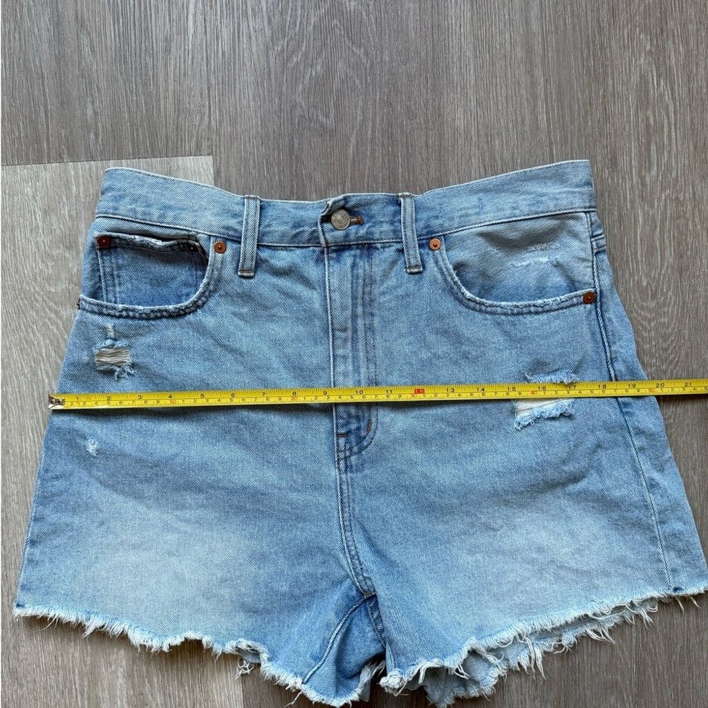 Madewell Madewell Blue Mom Jean Shorts High-Waisted Frayed Size 29" - 8 Thumbnail