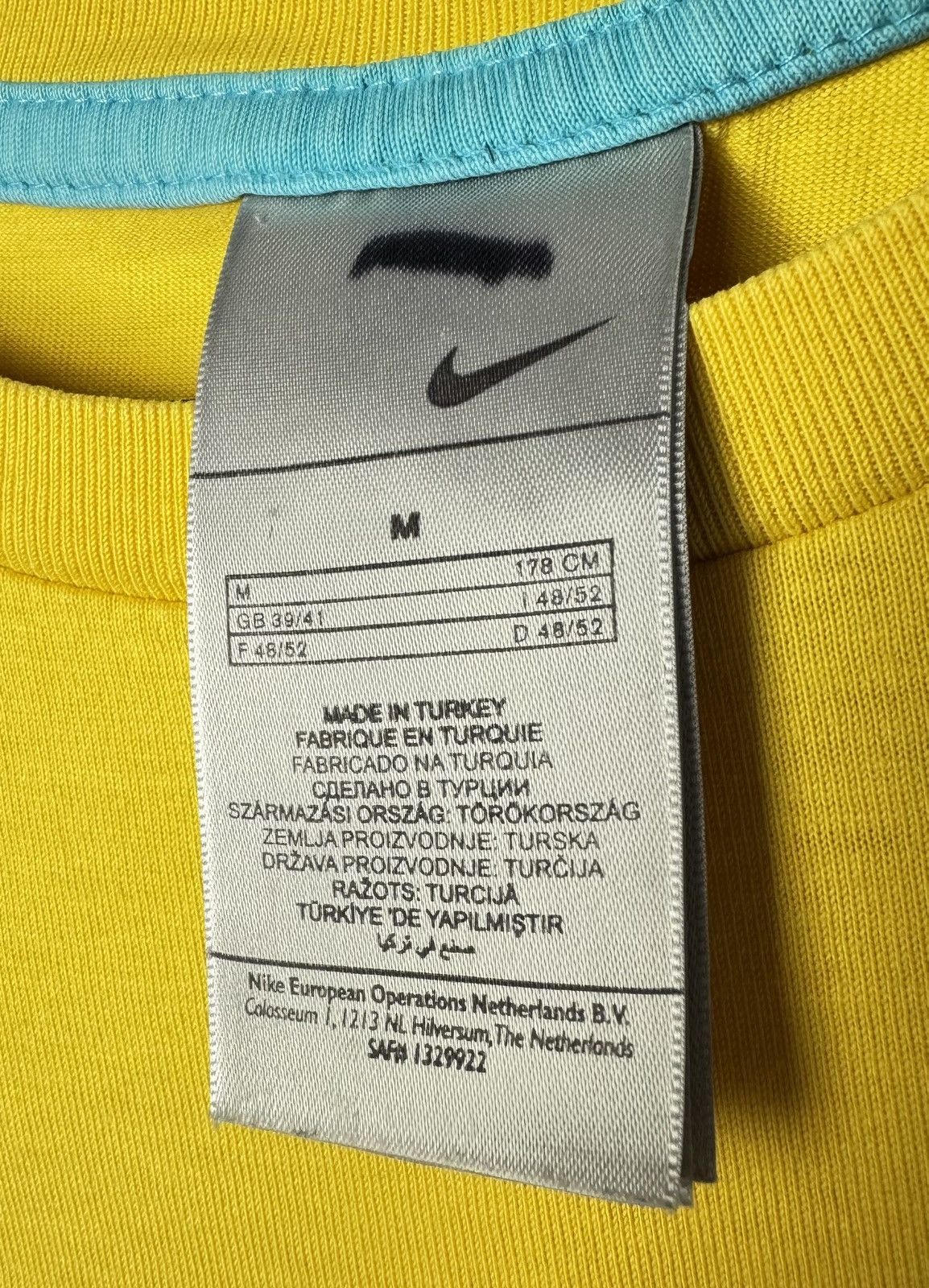 Nike Vintage Nike Center Big Swoosh T-Shirt Size M Size US M / EU 48-50 / 2 - 7 Thumbnail