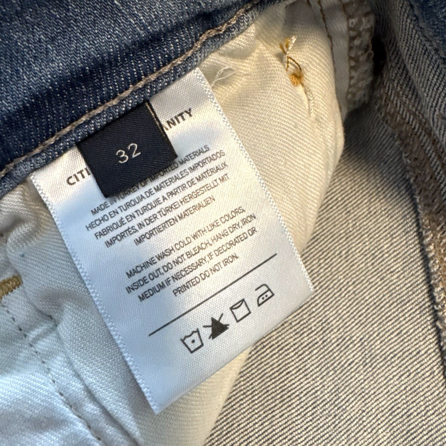Citizens Of Humanity Citizen’s of Humanity Isola Jeans Cropped Boot Ladies Regular 32 Blue Crop Frayed New Leather? Wait. Size 24" / US 00 / IT 34 - 5 Thumbnail