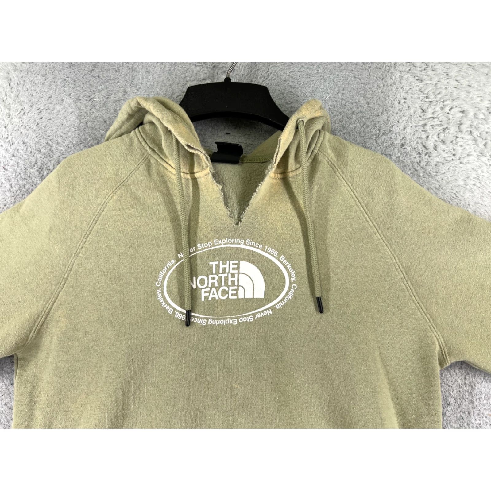 The North Face VINTAGE The North Face Hoodie Shirt Women M Green Logo Pocket Small Flaw Size M / US 6-8 / IT 42-44 - 4 Thumbnail