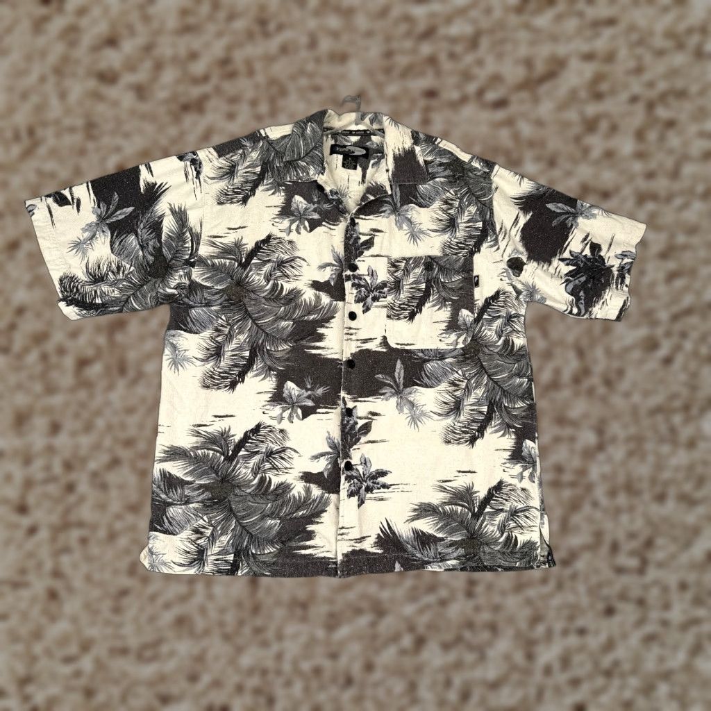 Vintage Ying Yang Men Silk Button-Up Shirt M Black Floral Palm Leaf 100% Silk Hawaiian Beach Resort Aloha Luau Vacation Summer 90s? Wait no. Size US M / EU 48-50 / 2 - 1 Thumbnail