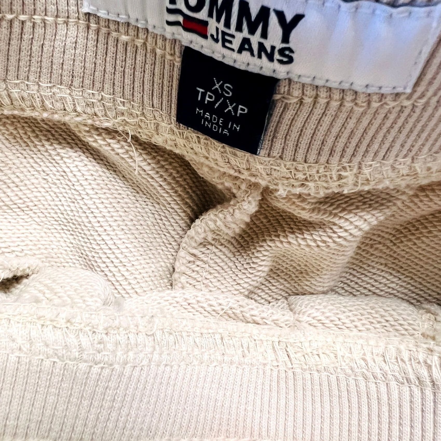 Tommy Hilfiger Tommy Hilfiger Beige Lounge Pajama Short with Pockets XS Ladies XS Lounge Pajama Short Beige Tommy Hilfiger Women Vintage-style Comfortwear Size 26" / US 2 / IT 38 - 4 Thumbnail
