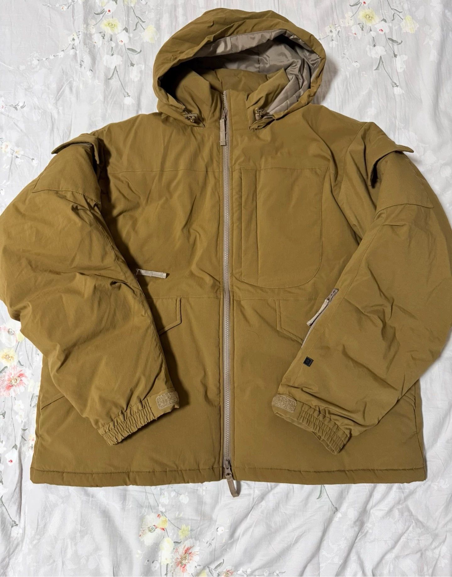 DAIWA Daiwa 22aw Khaki L Waterproof Multi-Pocket Jacket Size US L / EU 52-54 / 3 - 2 Thumbnail
