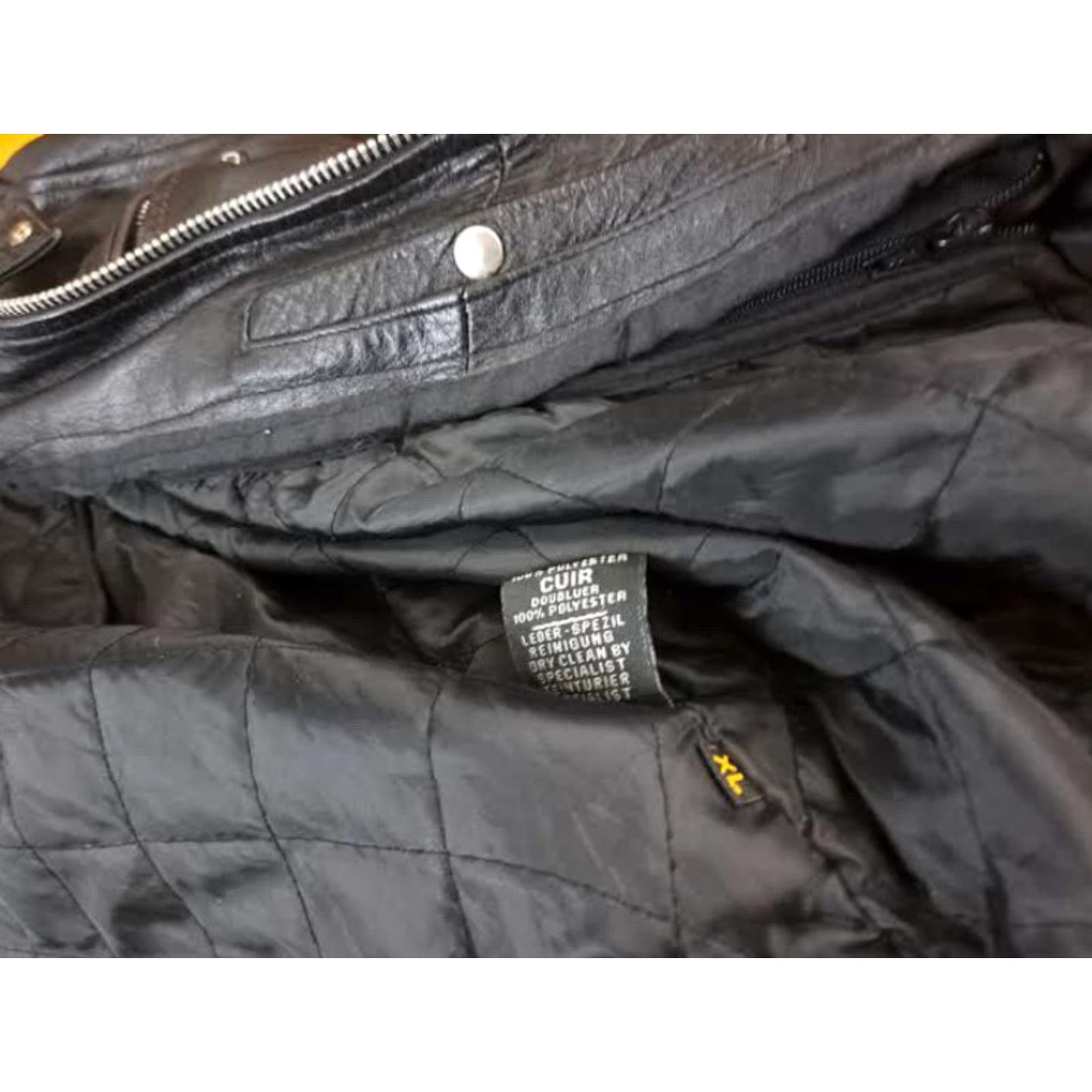Vintage VINTAGE Barney's Leather Motorcycle Jacket 50 Men Black Insulated Zip Polyester 26in 3M Size US M / EU 48-50 / 2 - 5 Thumbnail