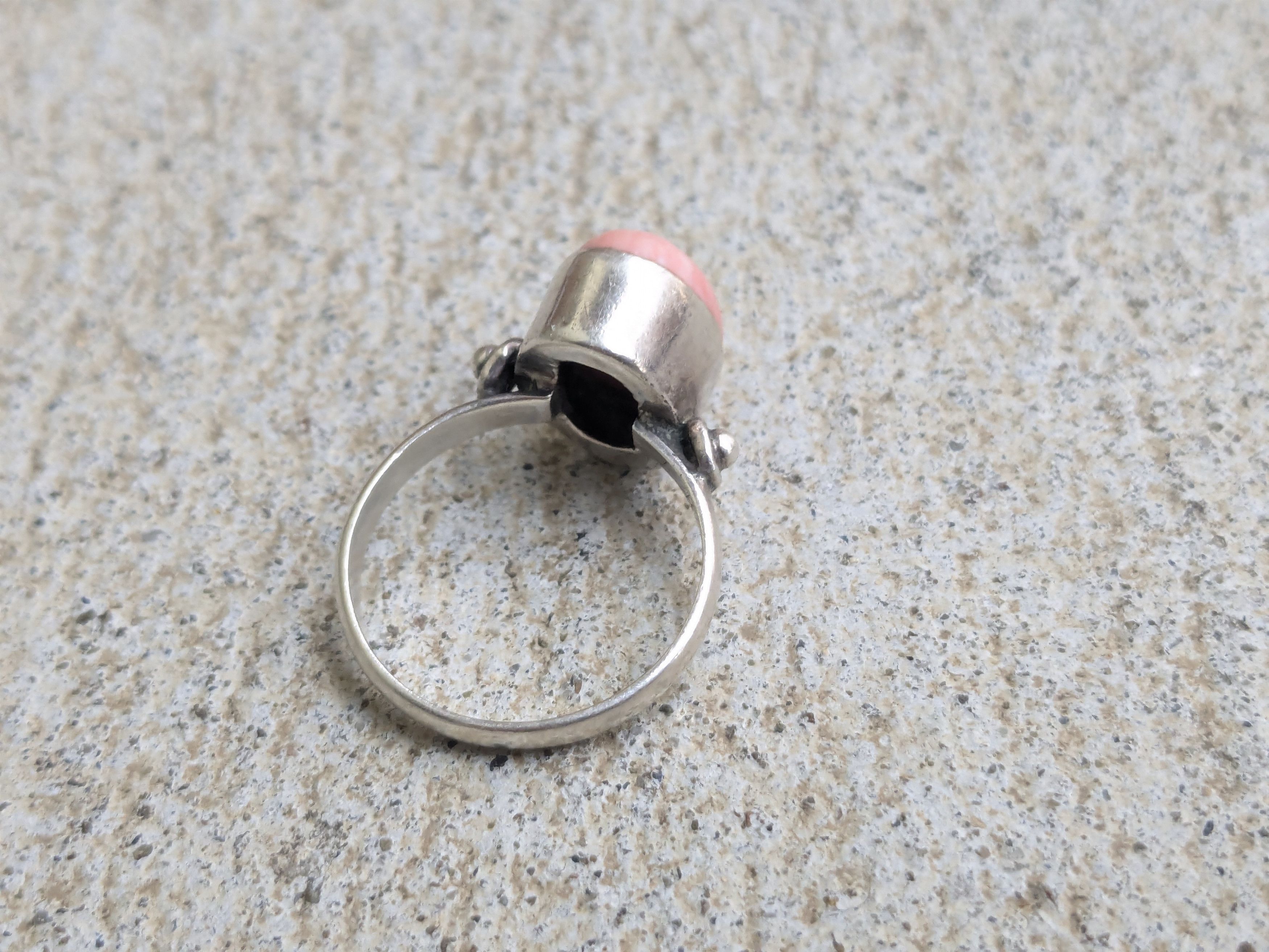 Jewelry Sterling Silver Ring Pink Coral Size 9 Oval Size ONE SIZE - 4 Thumbnail