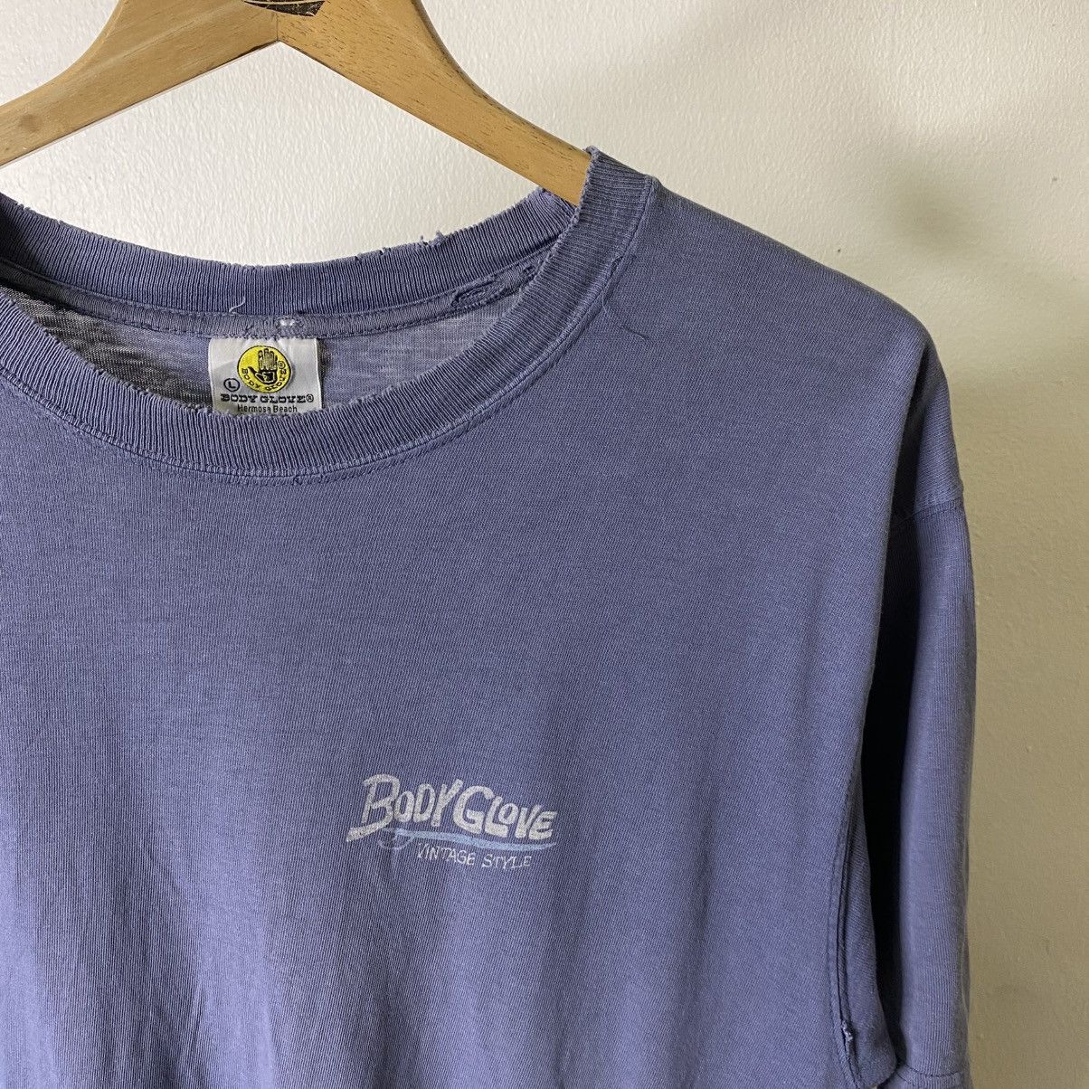 Body Glove Vintage 2000s Body Glove Surfboards Faded Surfing Tee Size US M / EU 48-50 / 2 - 8 Thumbnail