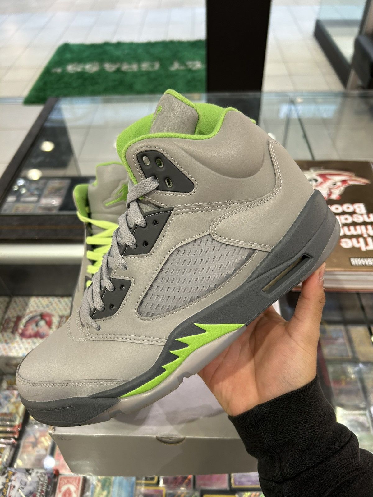 Jordan Brand Jordan 5 green bean Size US 9.5 / EU 42-43 - 2 Thumbnail