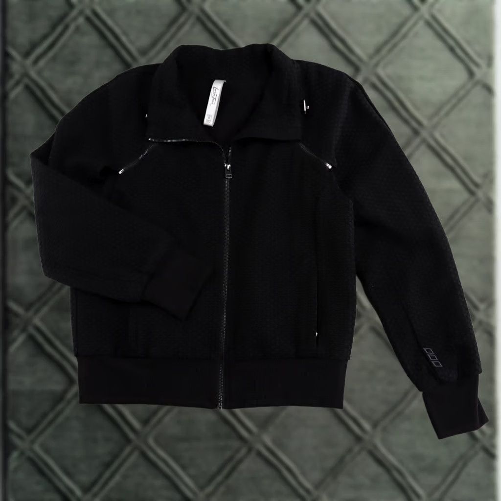 Vintage Lorna Jane Jacket Vest Medium Black Stretch Zip Off Removable Sleeves Womens Jacket Shirt Women's Activewear Basic Jacket Zip Closure Size M / US 6-8 / IT 42-44 - 1 Thumbnail