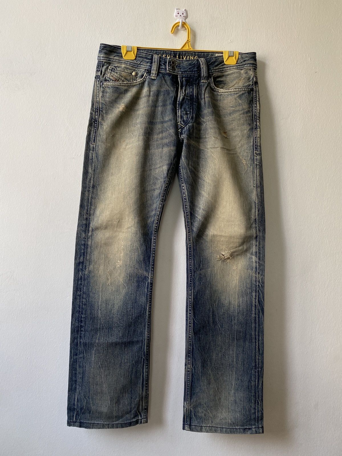 image of Diesel Viker-R-Box Regular Straight Distressed Denim in Blue, Men's (Size 30)