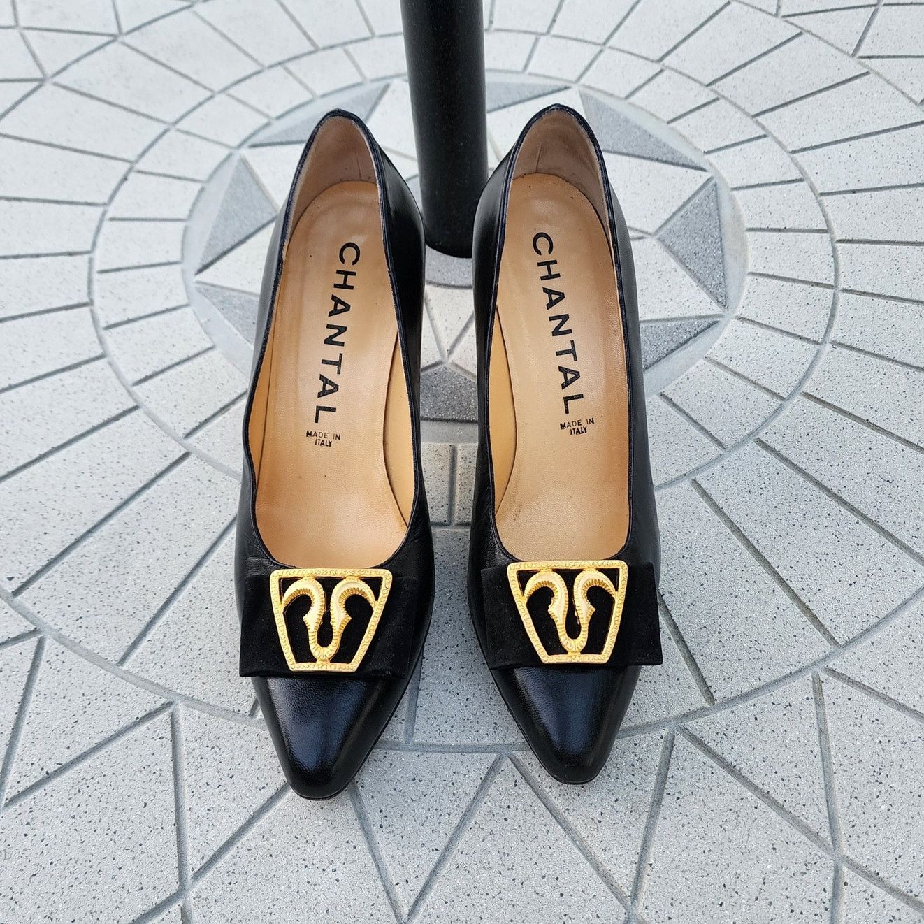 Other Chantal Leather Gold-Tone Applique Contrast Block Heel Pumps Size US 8 / IT 38 - 3 Thumbnail