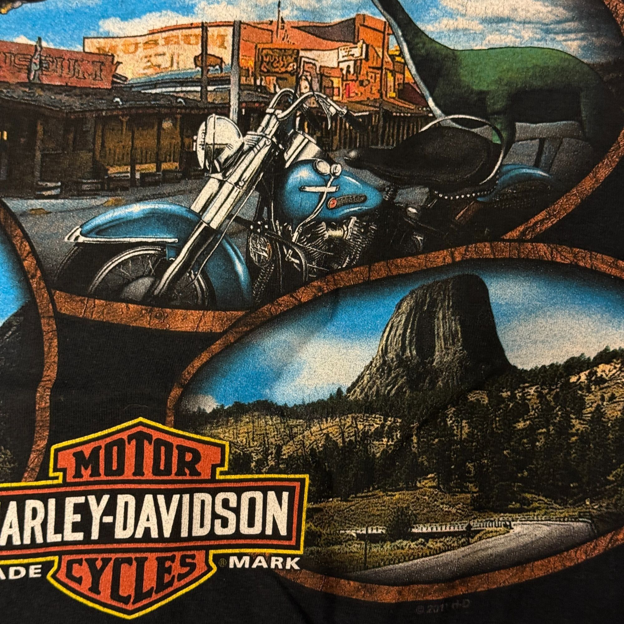 Harley Davidson BADLANDS South DAKOTA Mountains Motorcycle T Shirt 3XL Size US XXL / EU 58 / 5 - 10 Thumbnail