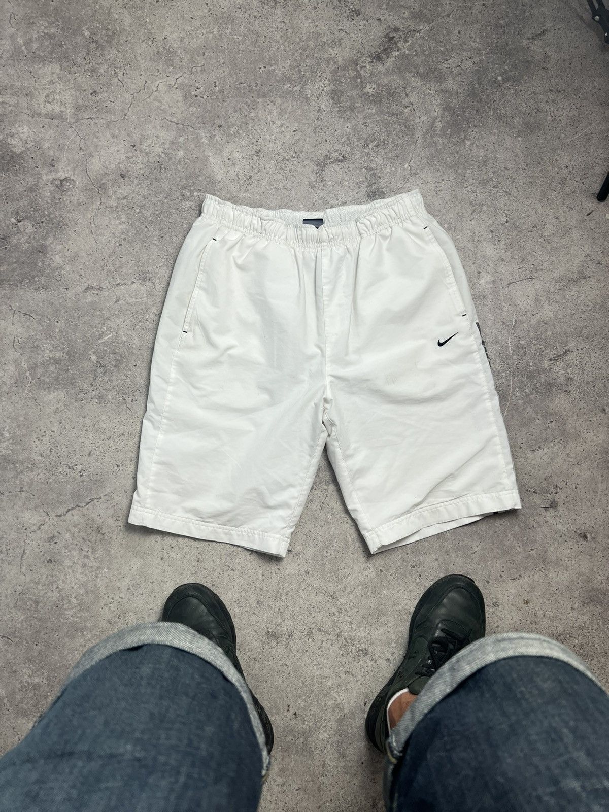 Nike Vintage Nike Nylon Shorts Drill Swoosh Y2K Size US 34 / EU 50 - 1 Thumbnail