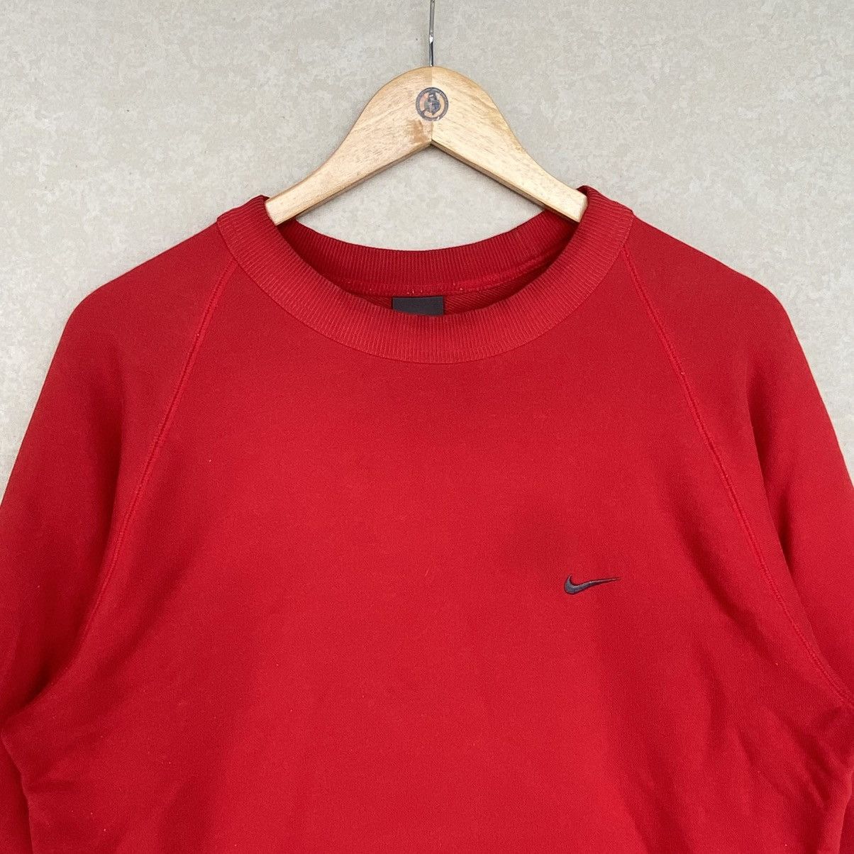 Other Vintage Nike Small Embroidered Crewneck Sweatshirt Red Size US XL / EU 56 / 4 - 4 Thumbnail