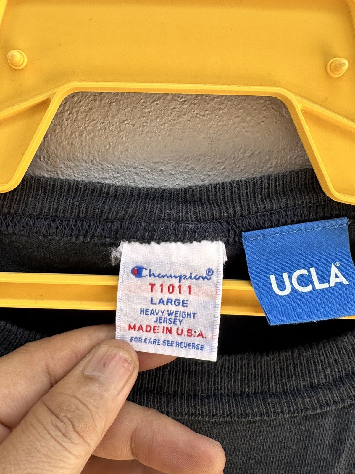 Champion Vintage Champion UCLA Bruins Bear Faded Usa Tee Size US L / EU 52-54 / 3 - 6 Thumbnail