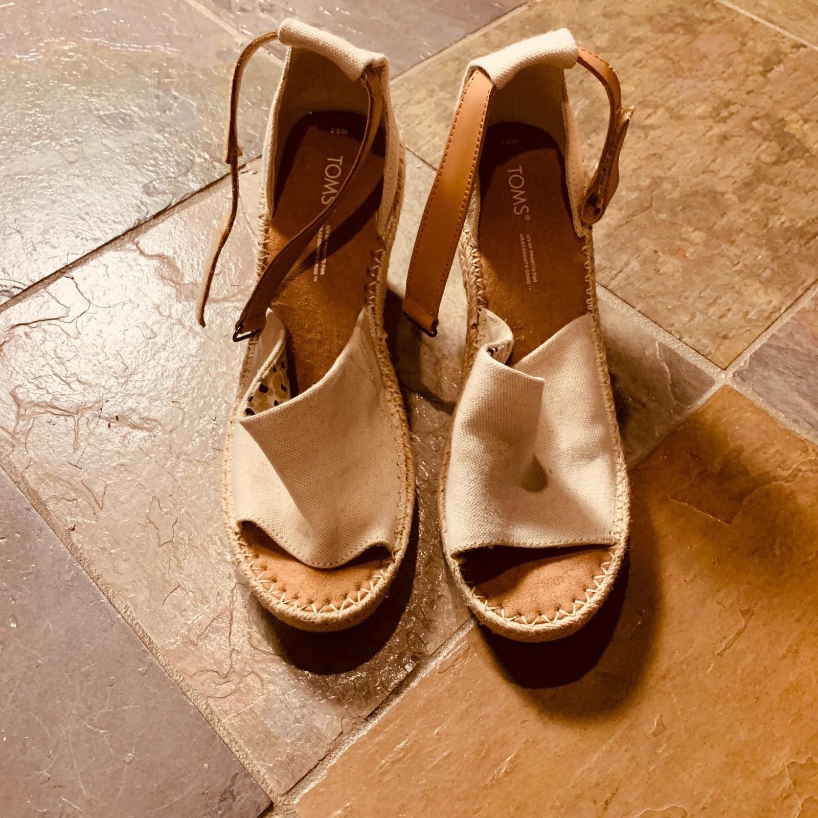 Toms Toms Womans Size 8.5 Canvas Wedge Cream Espadrille (G114) Size US 8.5 / IT 38.5 - 1 Thumbnail