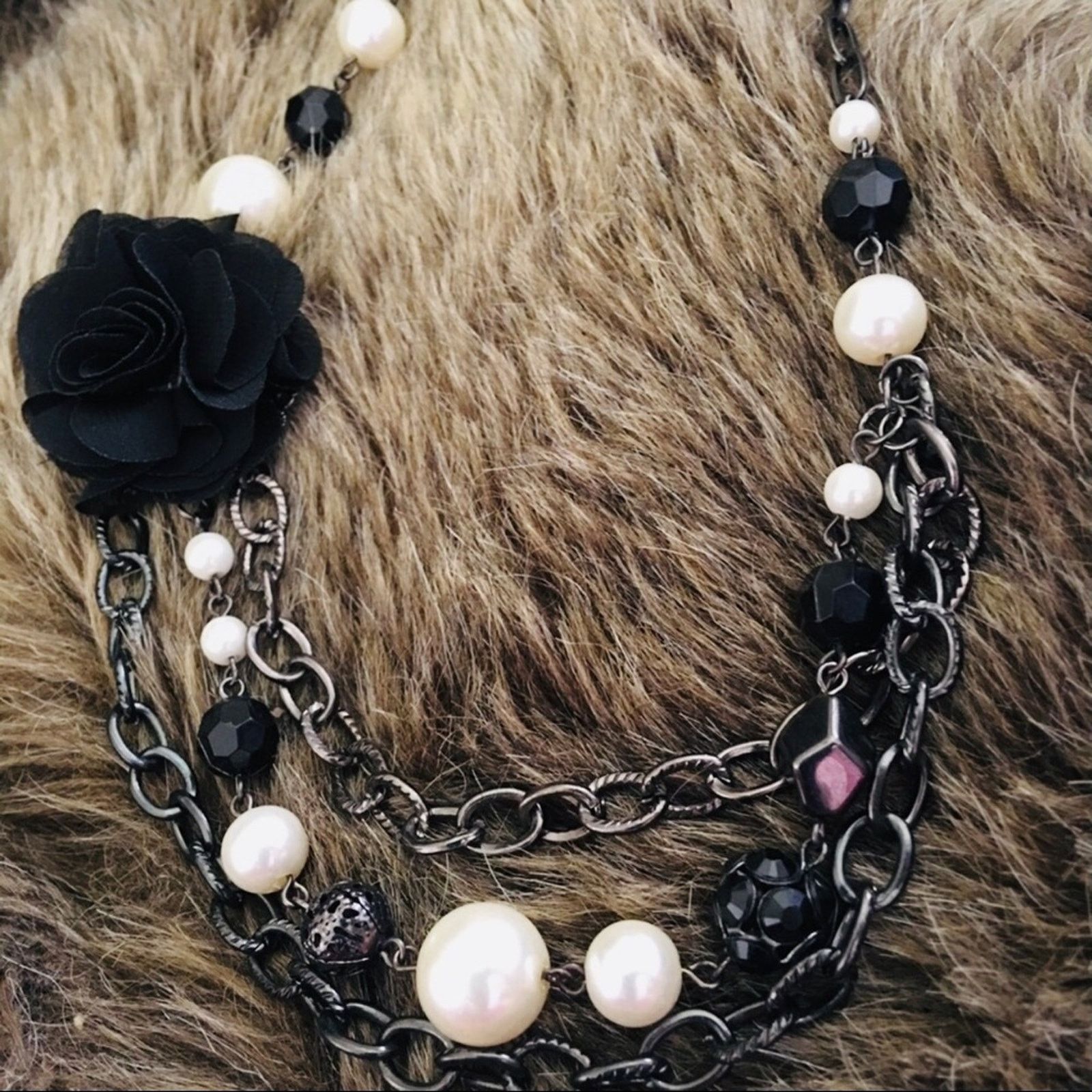 Jewelry Black chrome chain link silk rose pearl necklace Size ONE SIZE - 6 Thumbnail