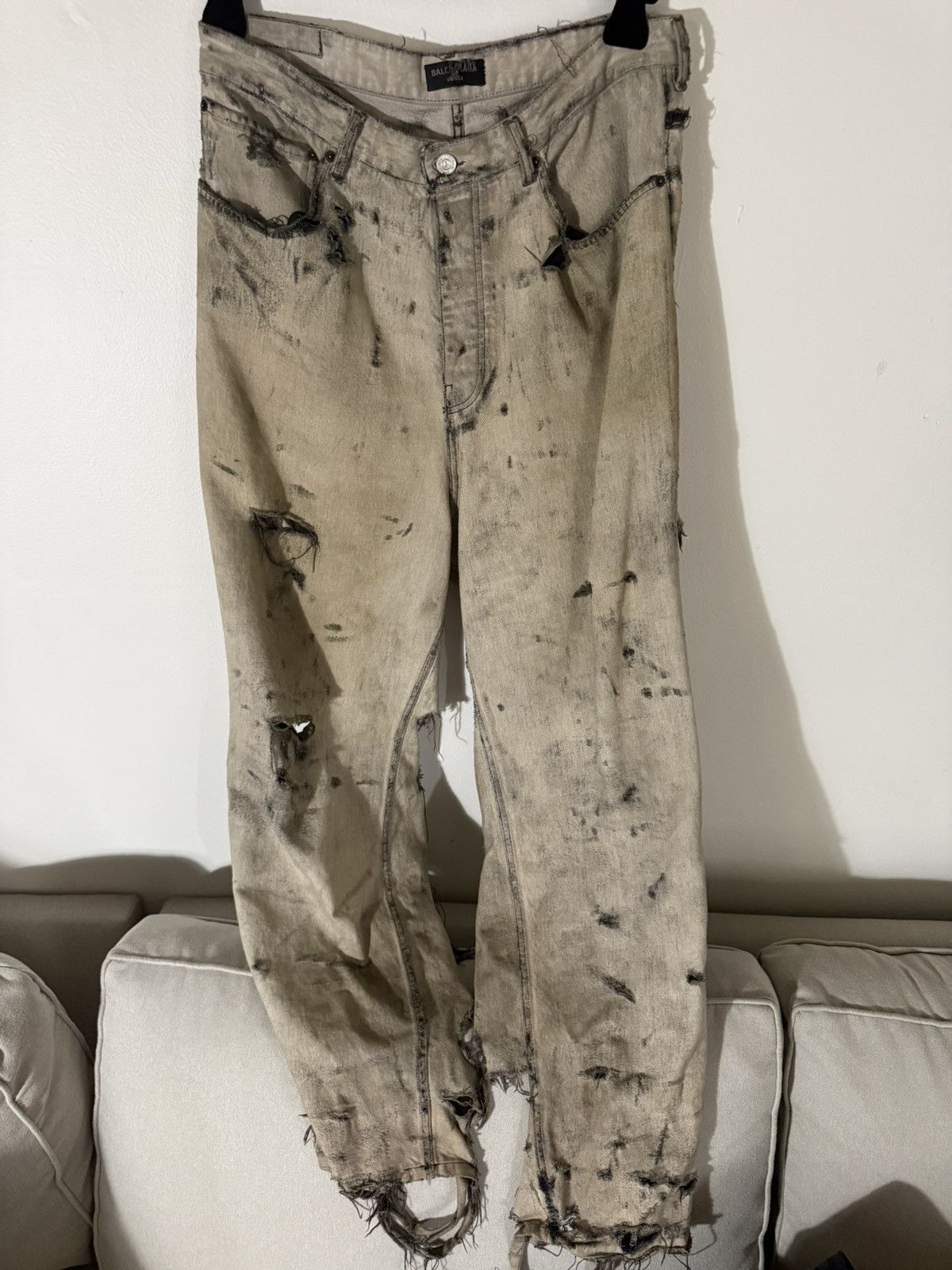 Balenciaga 1/1 sample Mudshow Super Destroyed Jeans White Sz. M Size US 34 / EU 50 - 2 Thumbnail