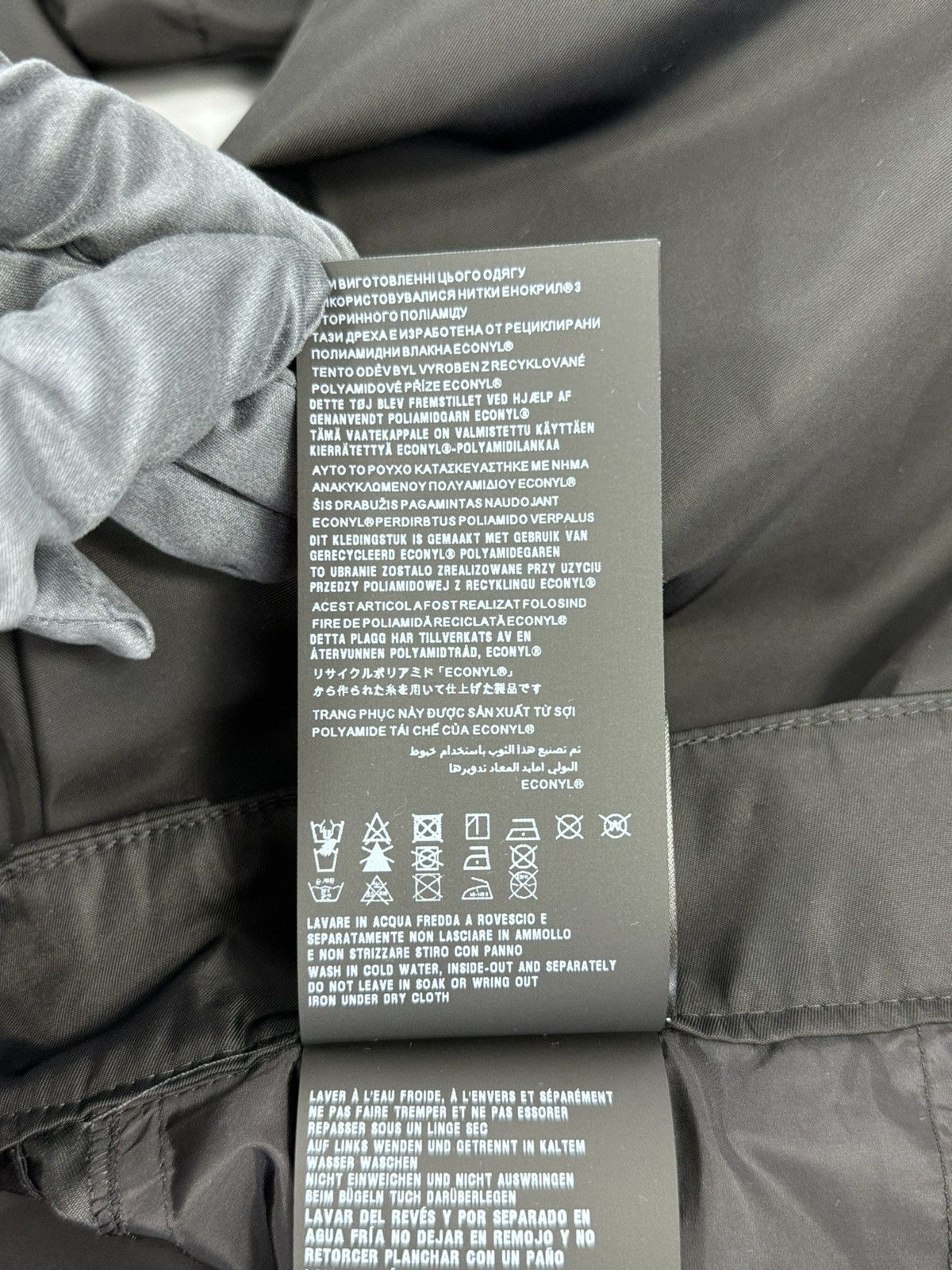 Prada PRADS PANTALONE IDROREATT NYLON CARGO TROUSERS Size US 34 / EU 50 - 11 Thumbnail