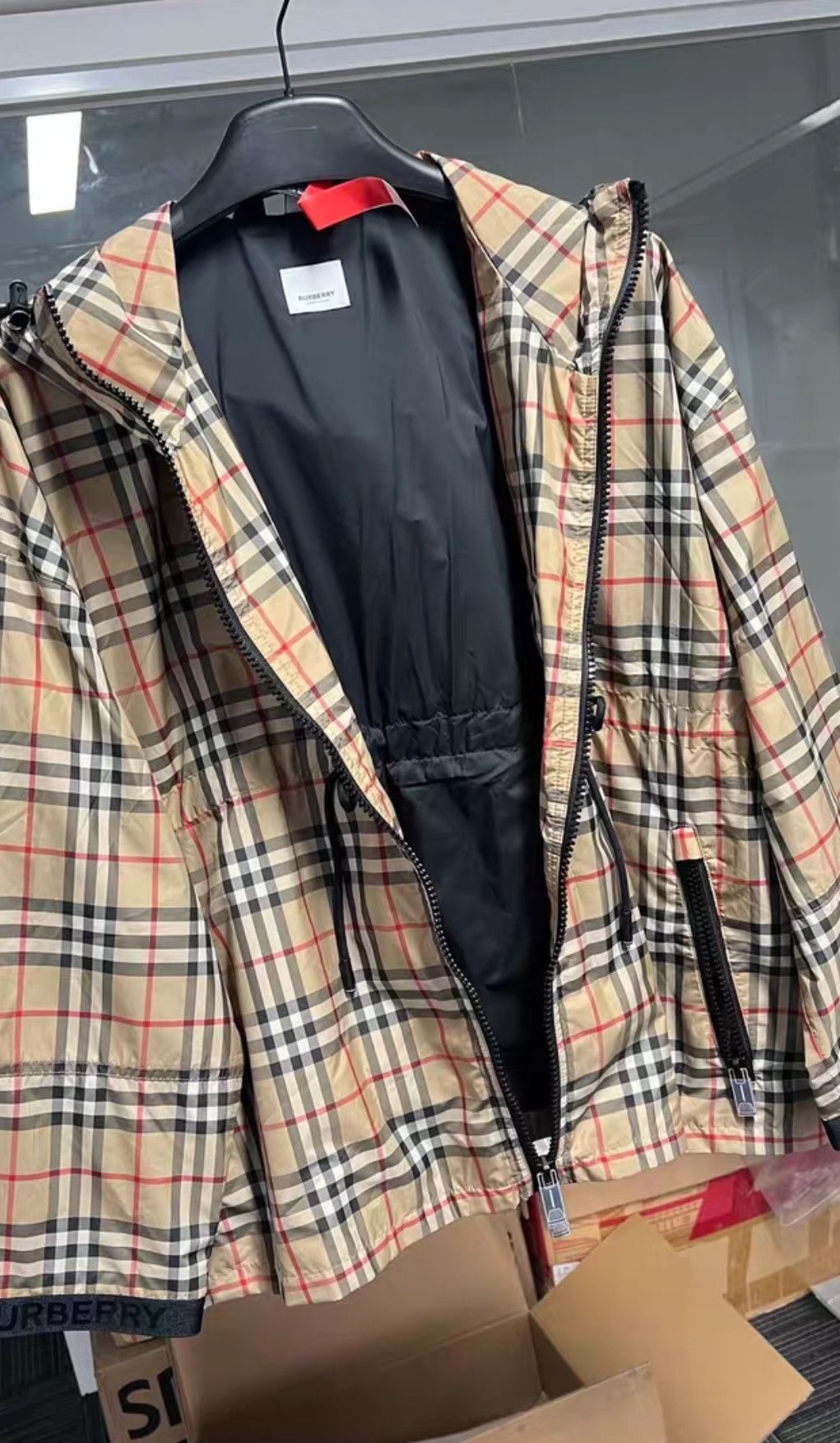Burberry Burberry Beige Short Women's Jacket. Size M / US 6-8 / IT 42-44 - 13 Thumbnail