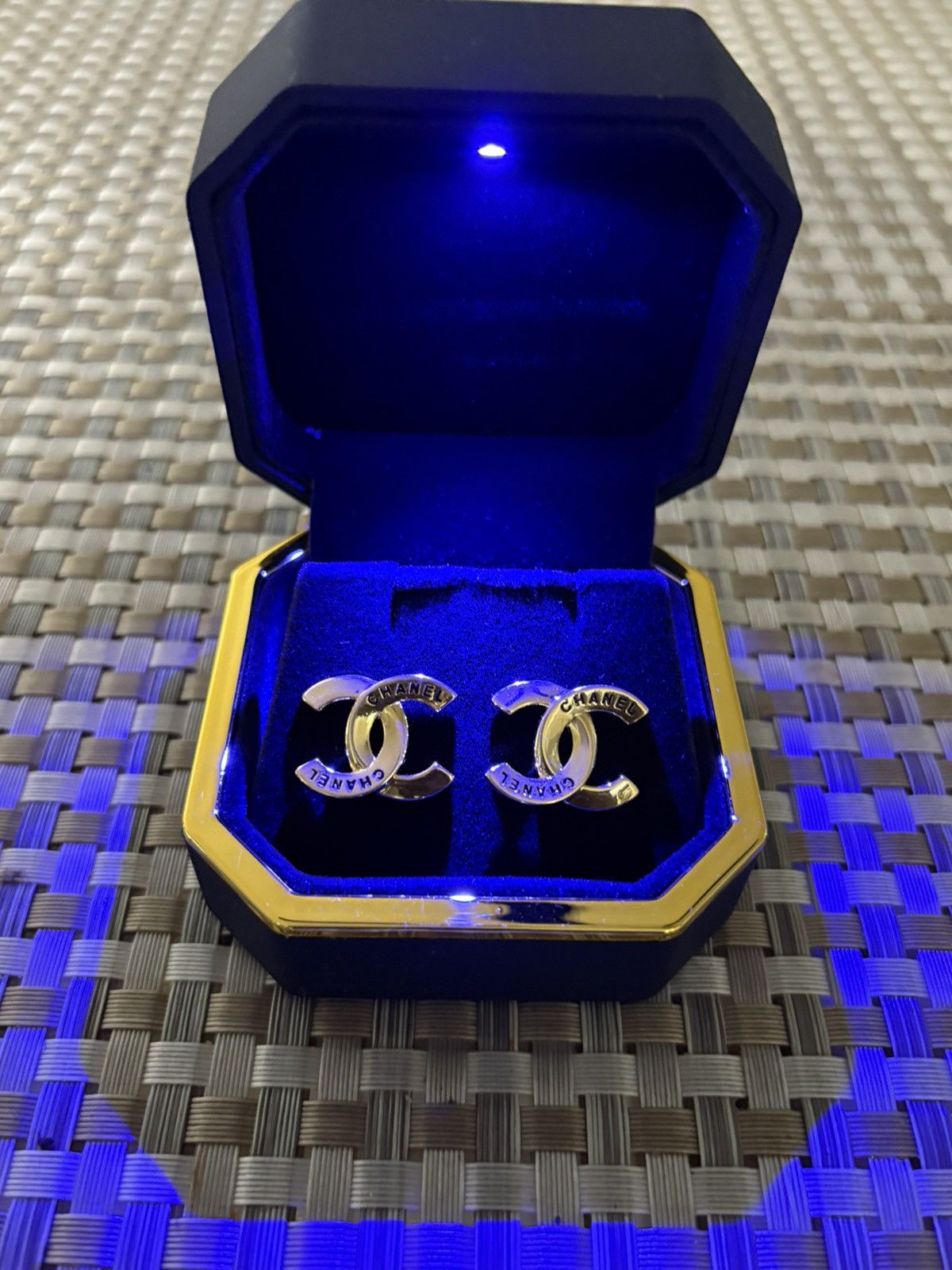 Chanel Chanel Vintage Gold Plated Stud Earrings Size ONE SIZE - 8 Thumbnail
