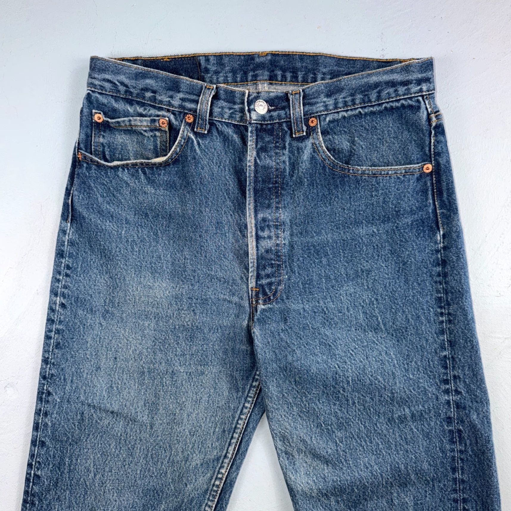 Levi's Levi's 501 Vintage 80s USA Jeans Levis Straight 501 Blue Light Wash 33x33 501 Series 90s USA Denim Cotton Classic Button Size US 33 - 2 Thumbnail