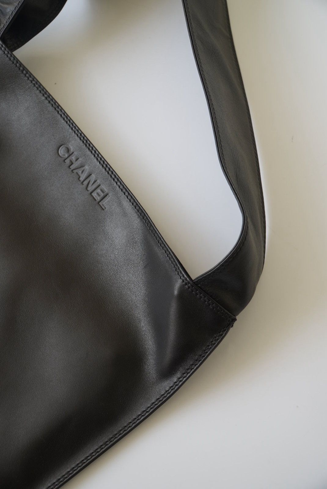 Chanel Chanel Black Leather Shoulder Bag Size ONE SIZE - 8 Thumbnail