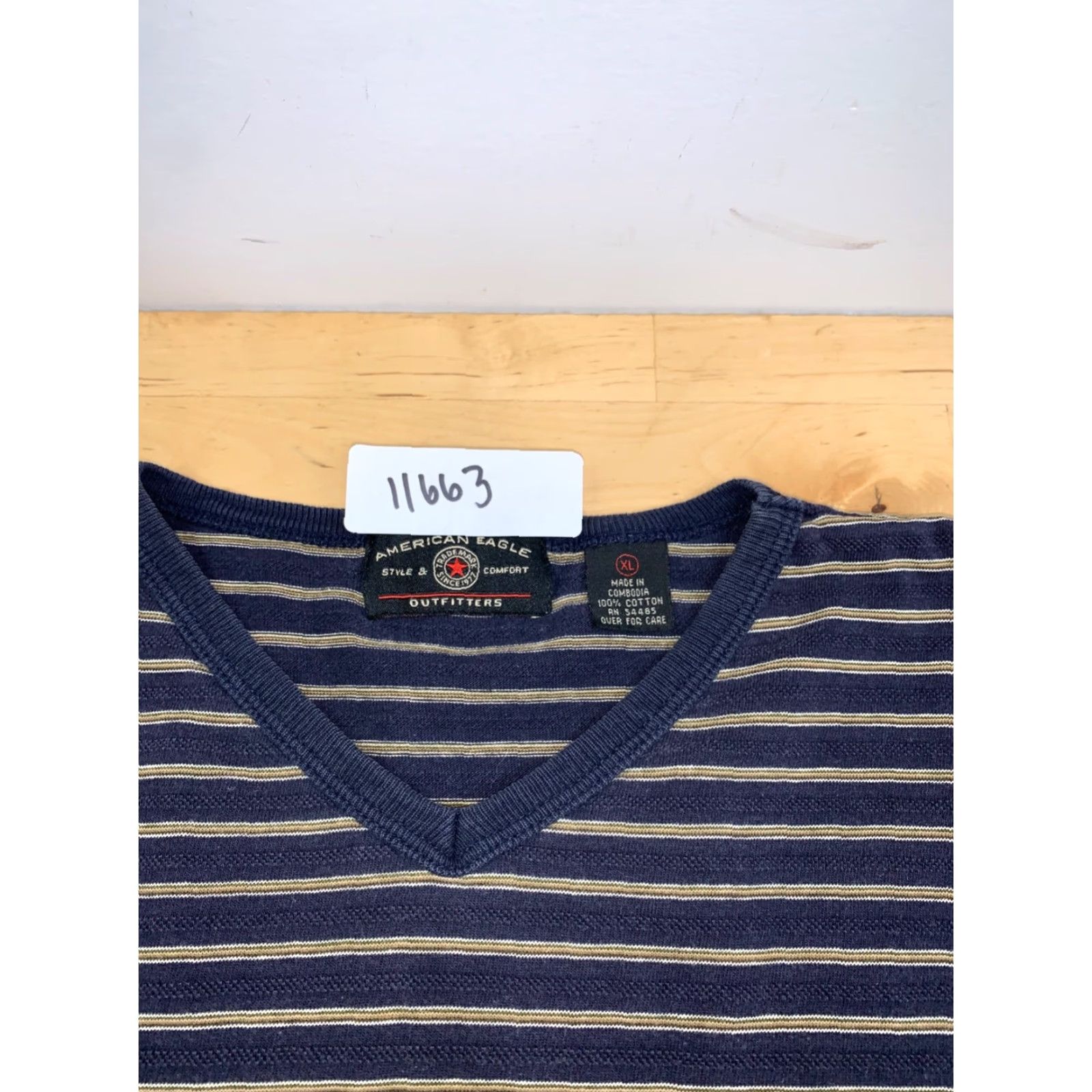 American Eagle Outfitters VINTAGE American Eagle Shirt Mens XL Blue Striped V Neck Casual Size US XL / EU 56 / 4 - 2 Thumbnail